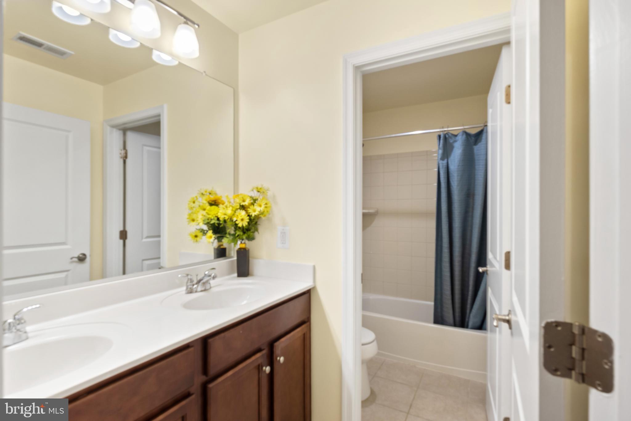 EAST CHASE - Residential