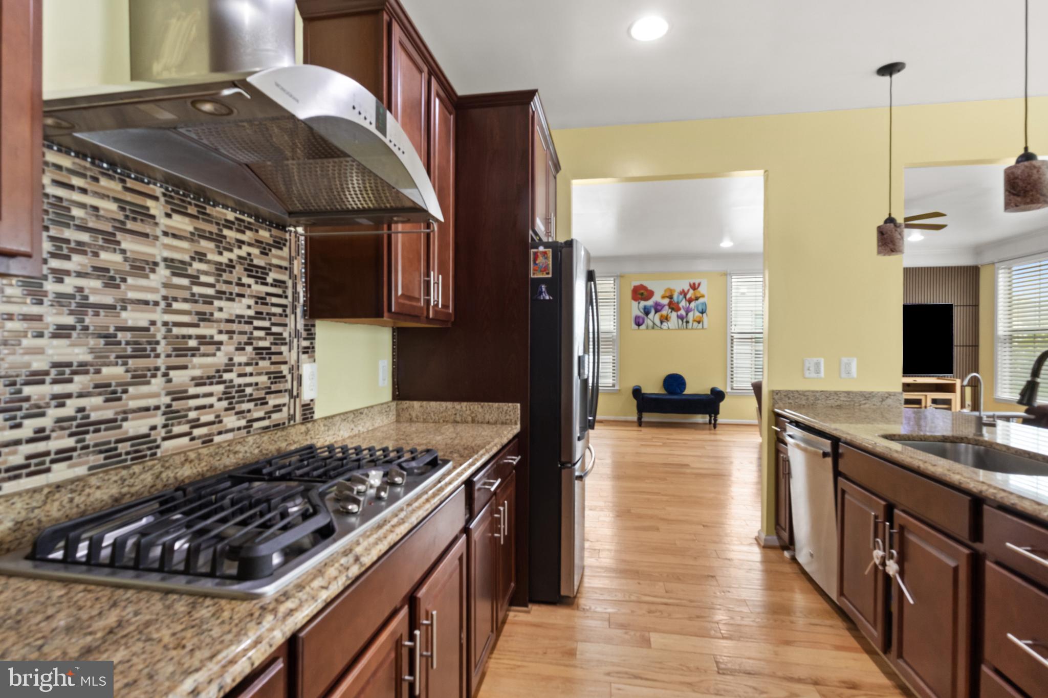 EAST CHASE - Residential