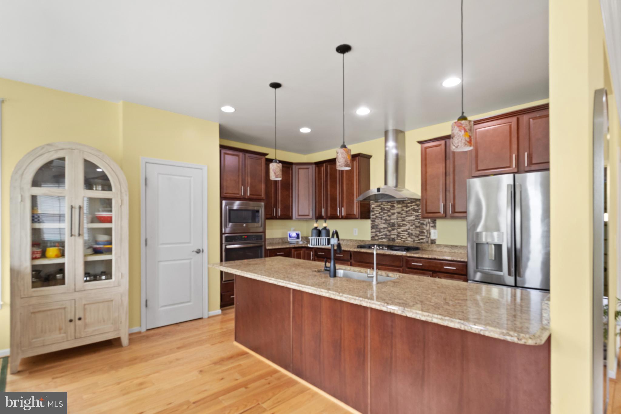 EAST CHASE - Residential