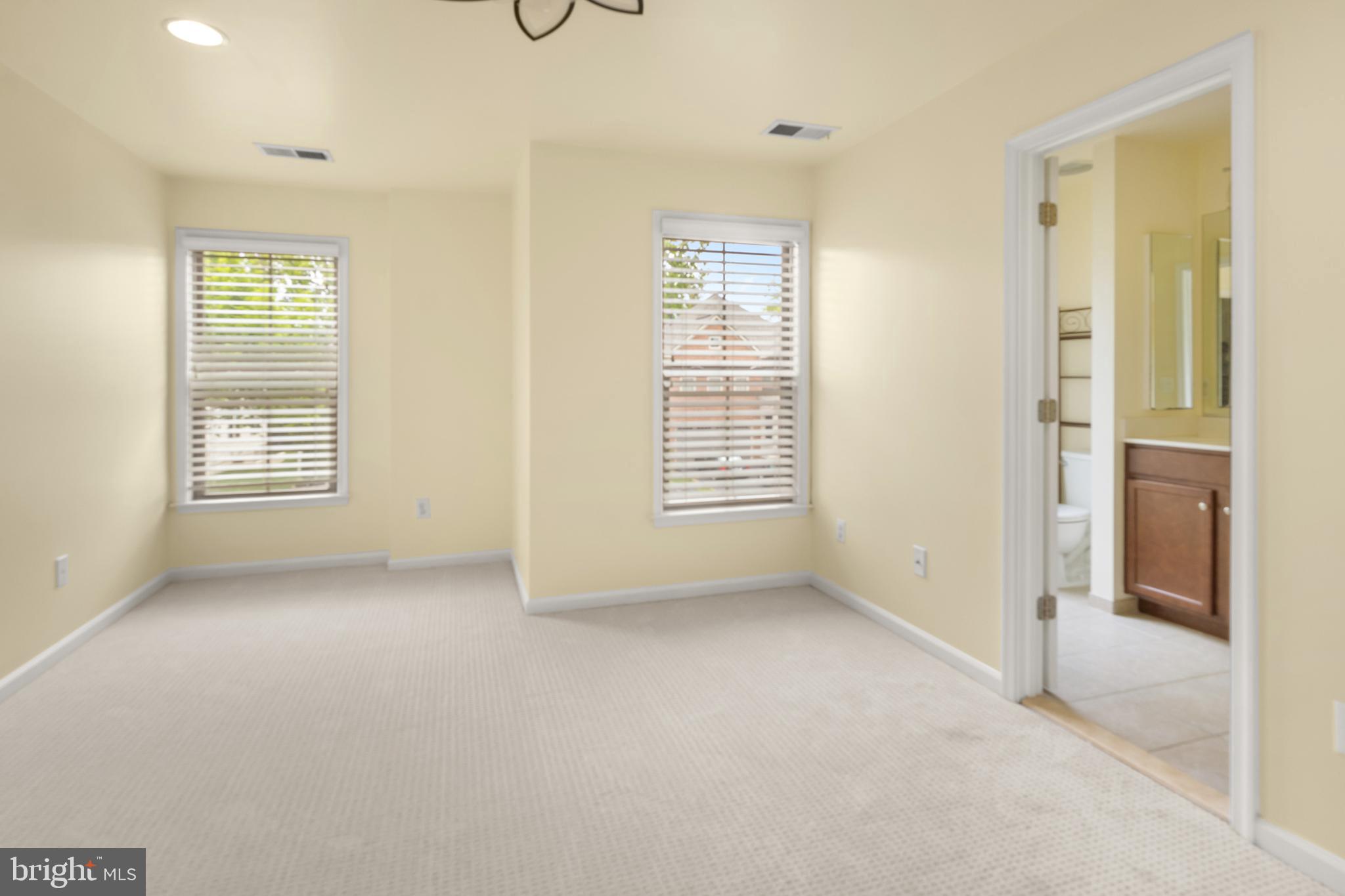 EAST CHASE - Residential