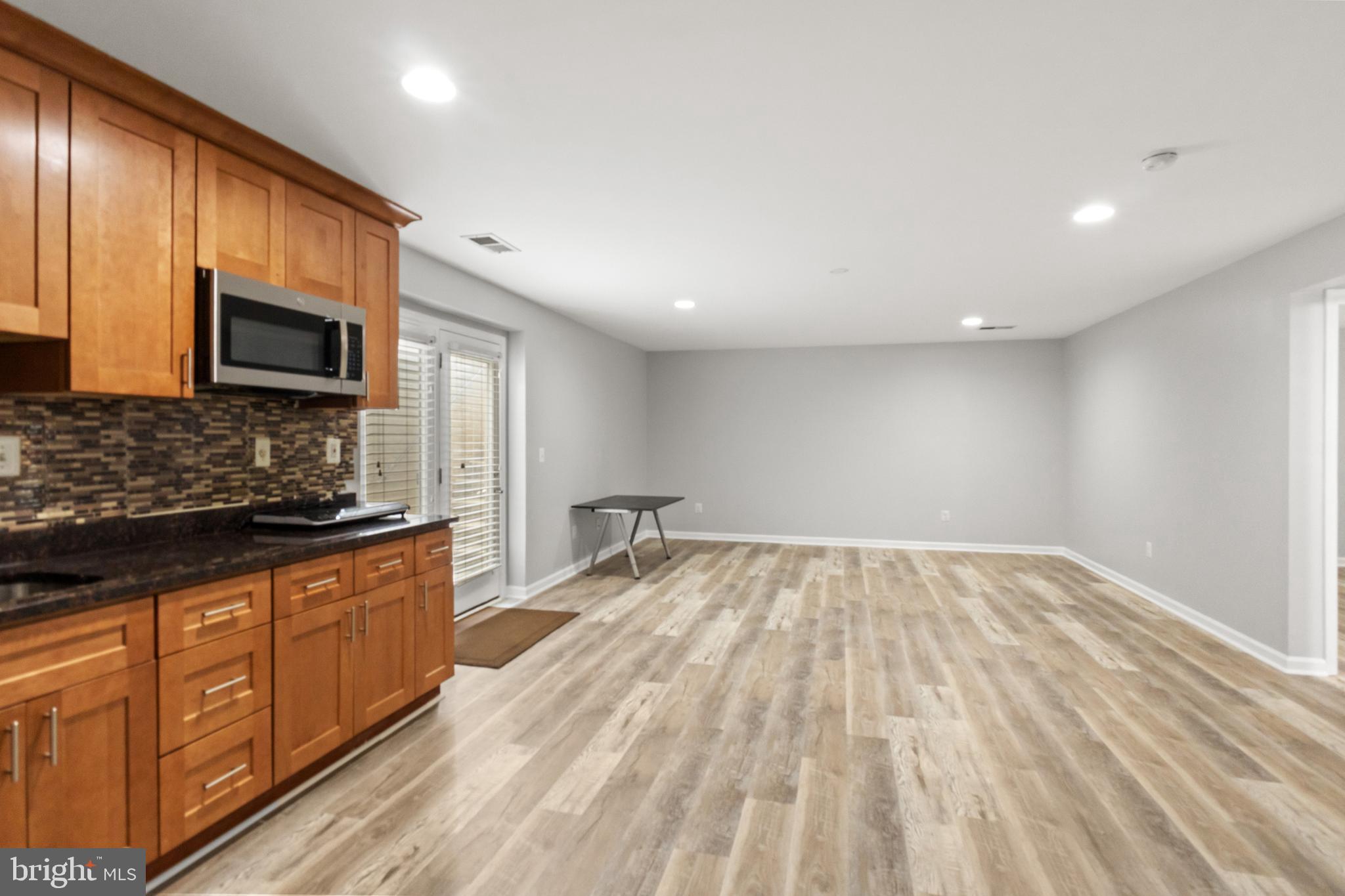 EAST CHASE - Residential