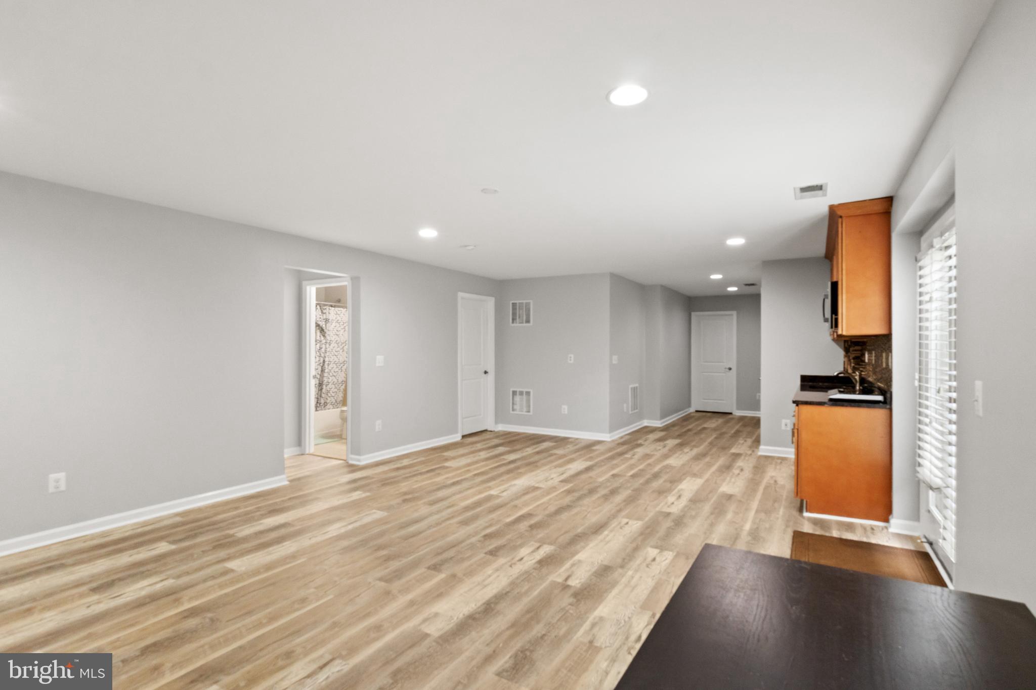 EAST CHASE - Residential