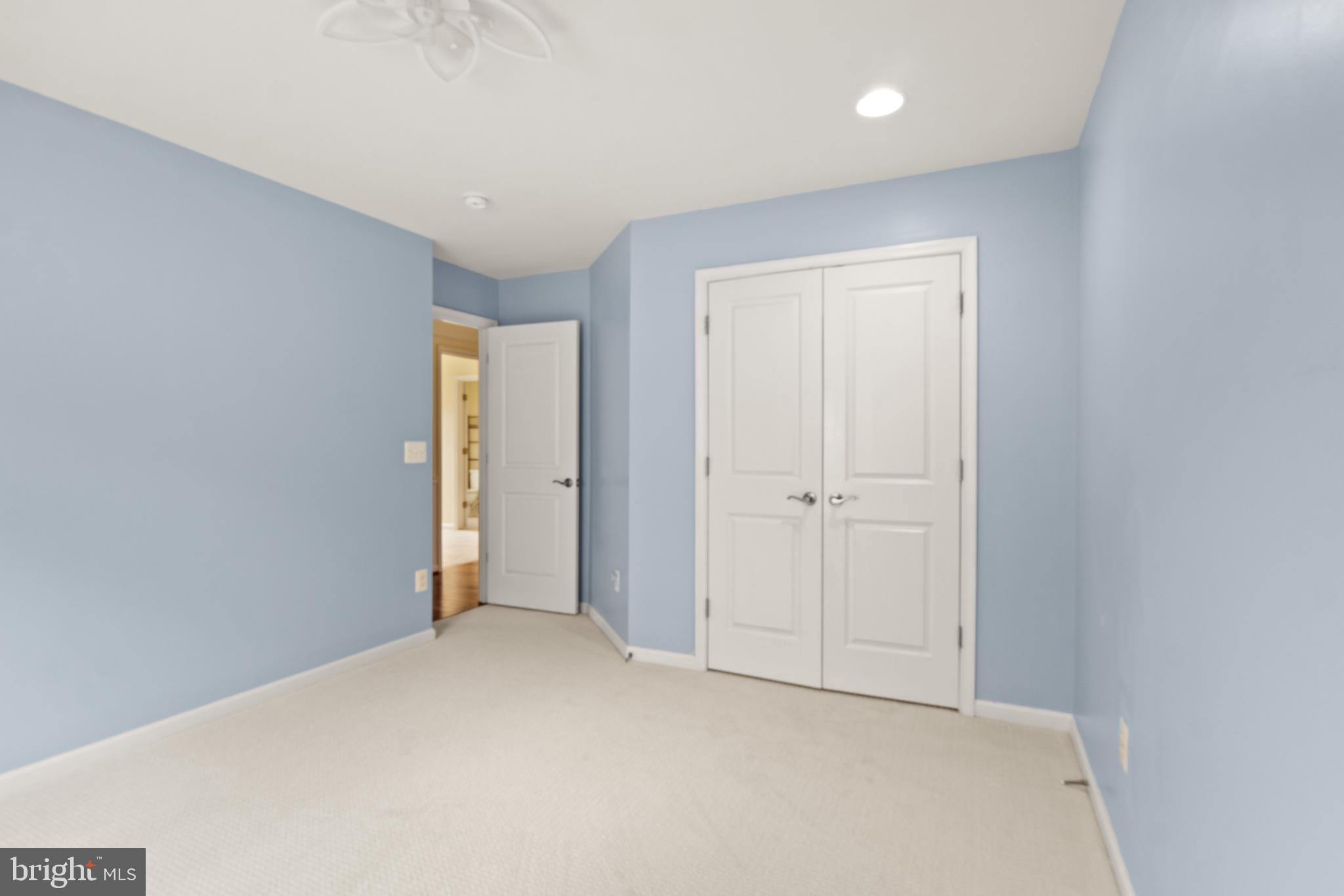 EAST CHASE - Residential