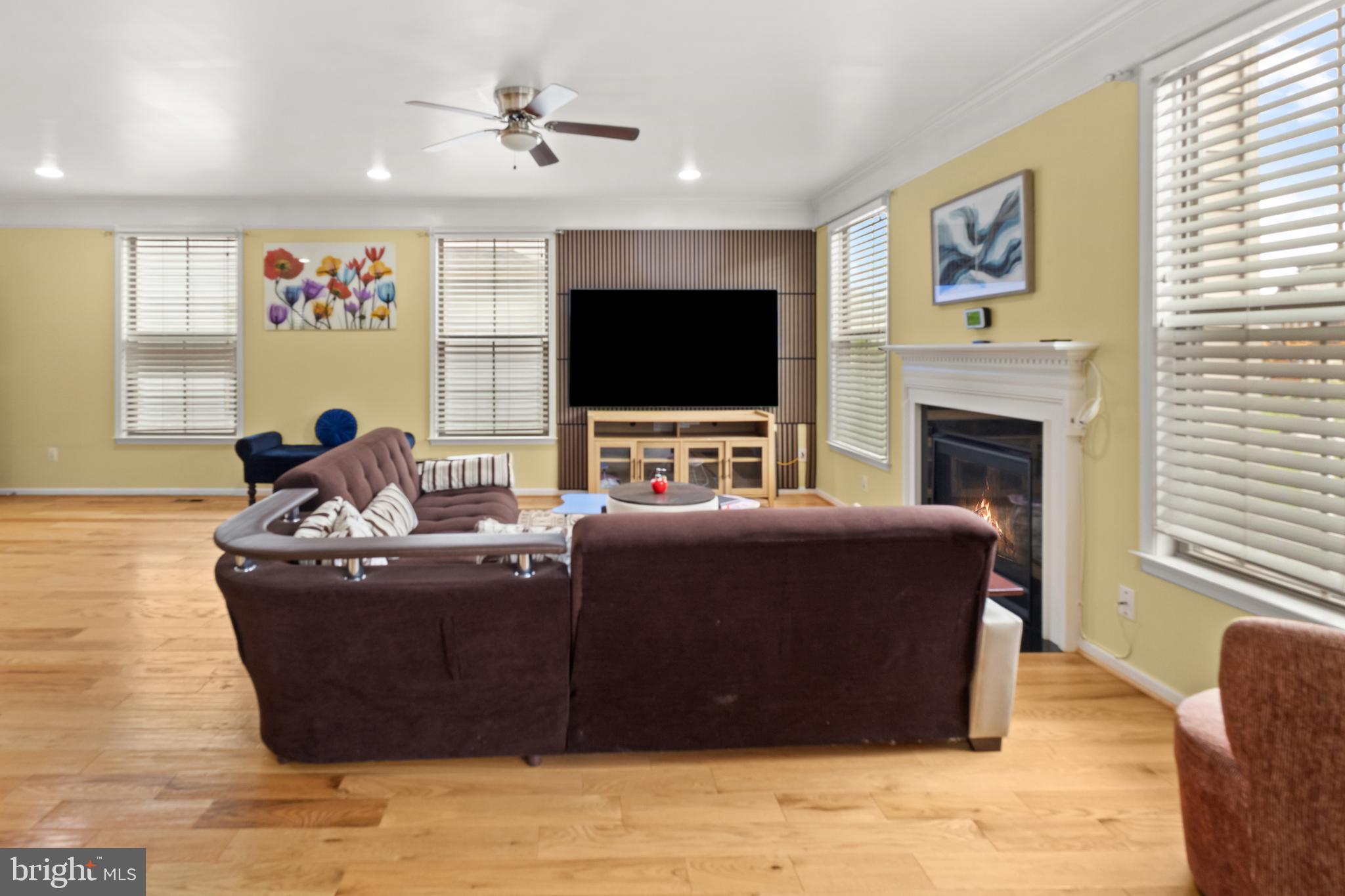 EAST CHASE - Residential
