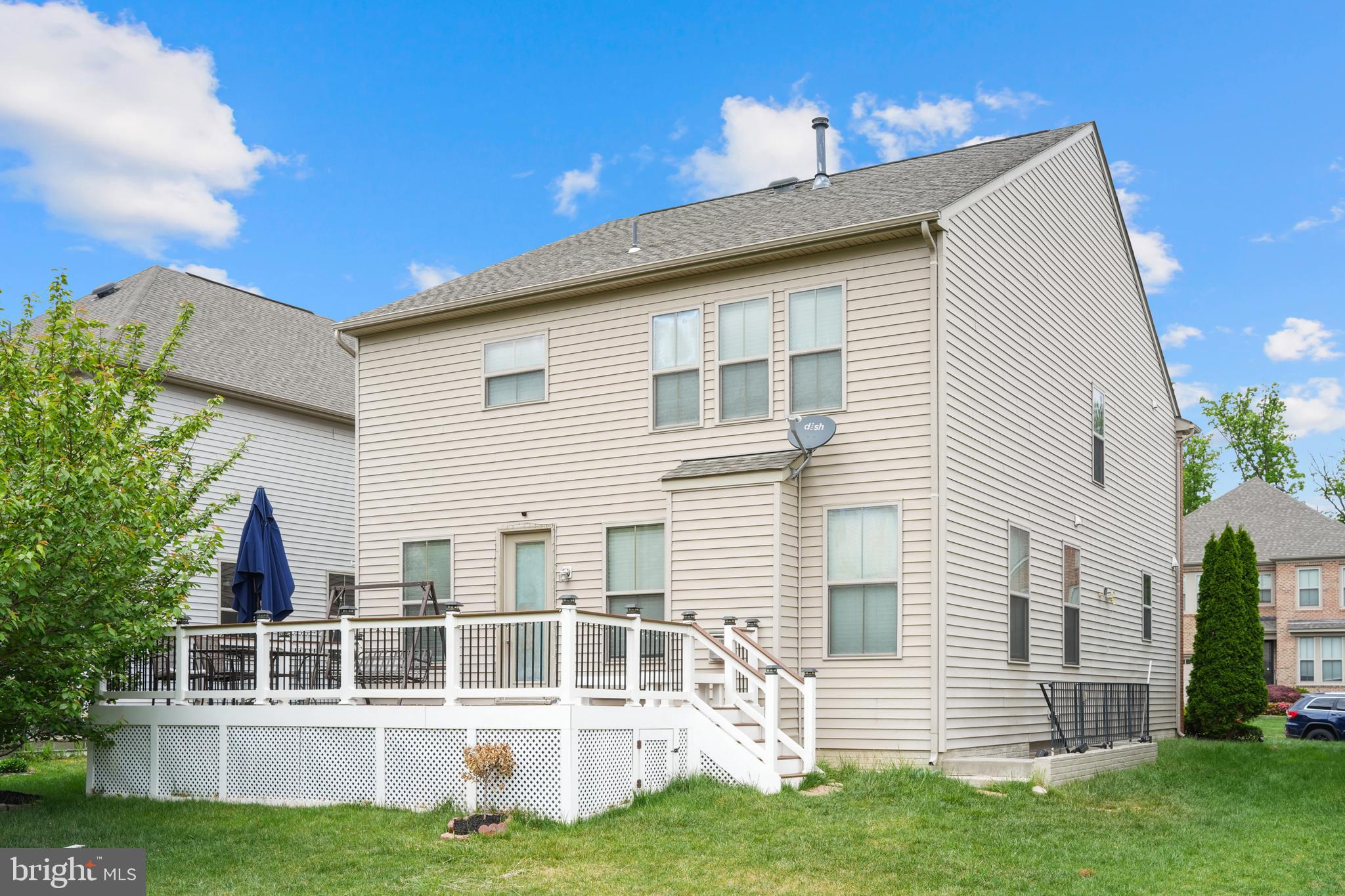 EAST CHASE - Residential