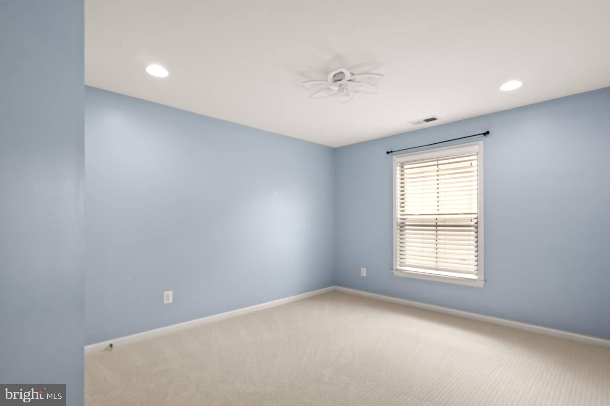 EAST CHASE - Residential