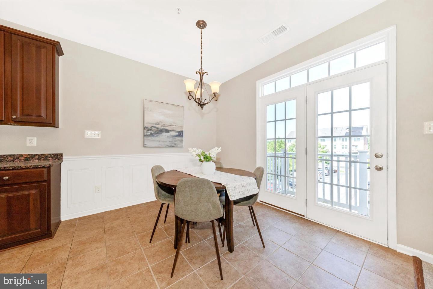 VILLAGES OF URBANA - Residential Lease