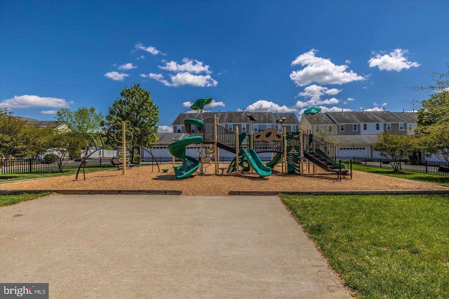 VILLAGES OF URBANA - Residential Lease