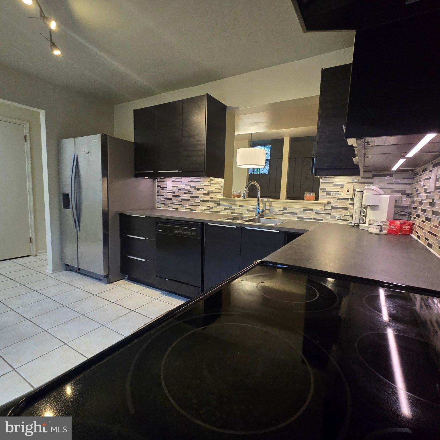 185 STIRLING COURT 185