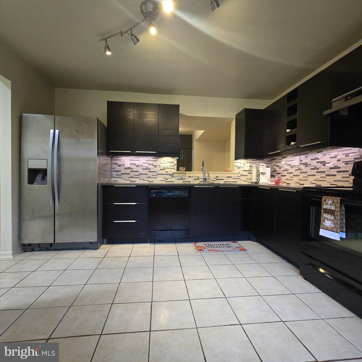 185 STIRLING COURT 185