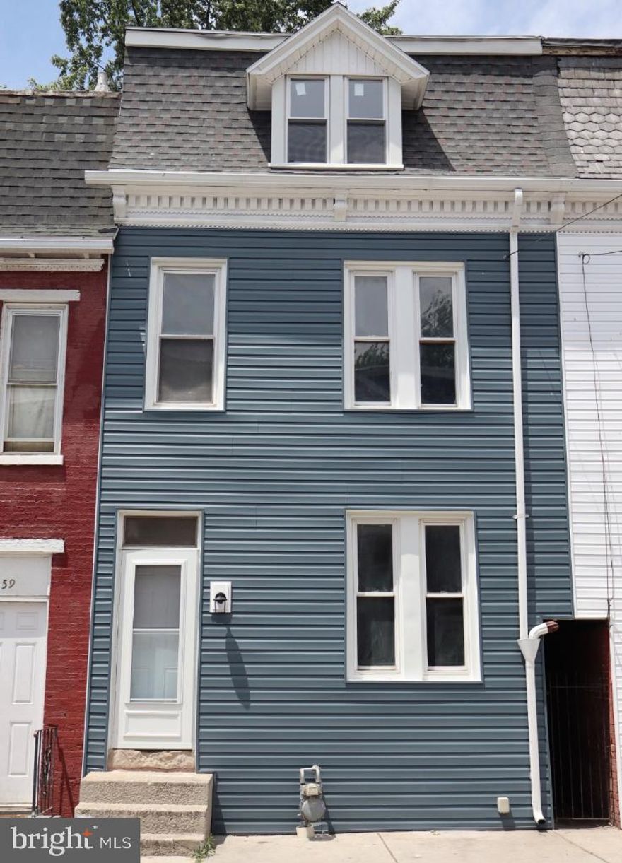 This property would make an excellent opportunity for an investor or someone looking to purchase this home for themselves. 

The property has many updates, and new renovations such as a full exterior renovation, windows, siding, soffit, shingles, fencing and landscaping. Interior, brand new professionally installed carpet and high end water proof vinyl planking, with many more updates.