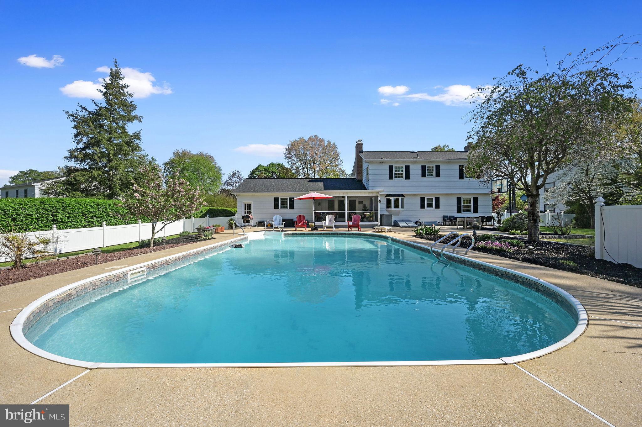 183 N FAIRFIELD DRIVE