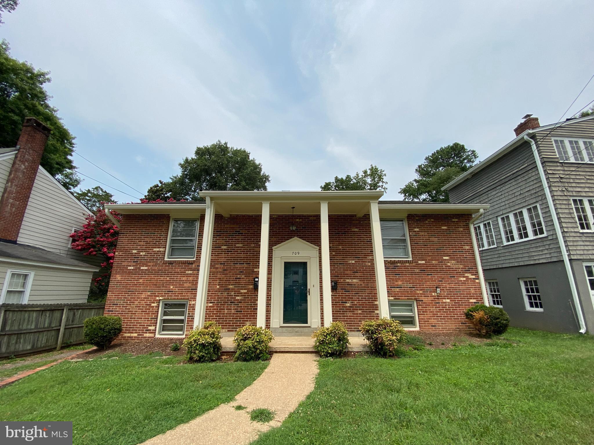 DOWNTOWN FREDERICKSBURG - Residential Lease