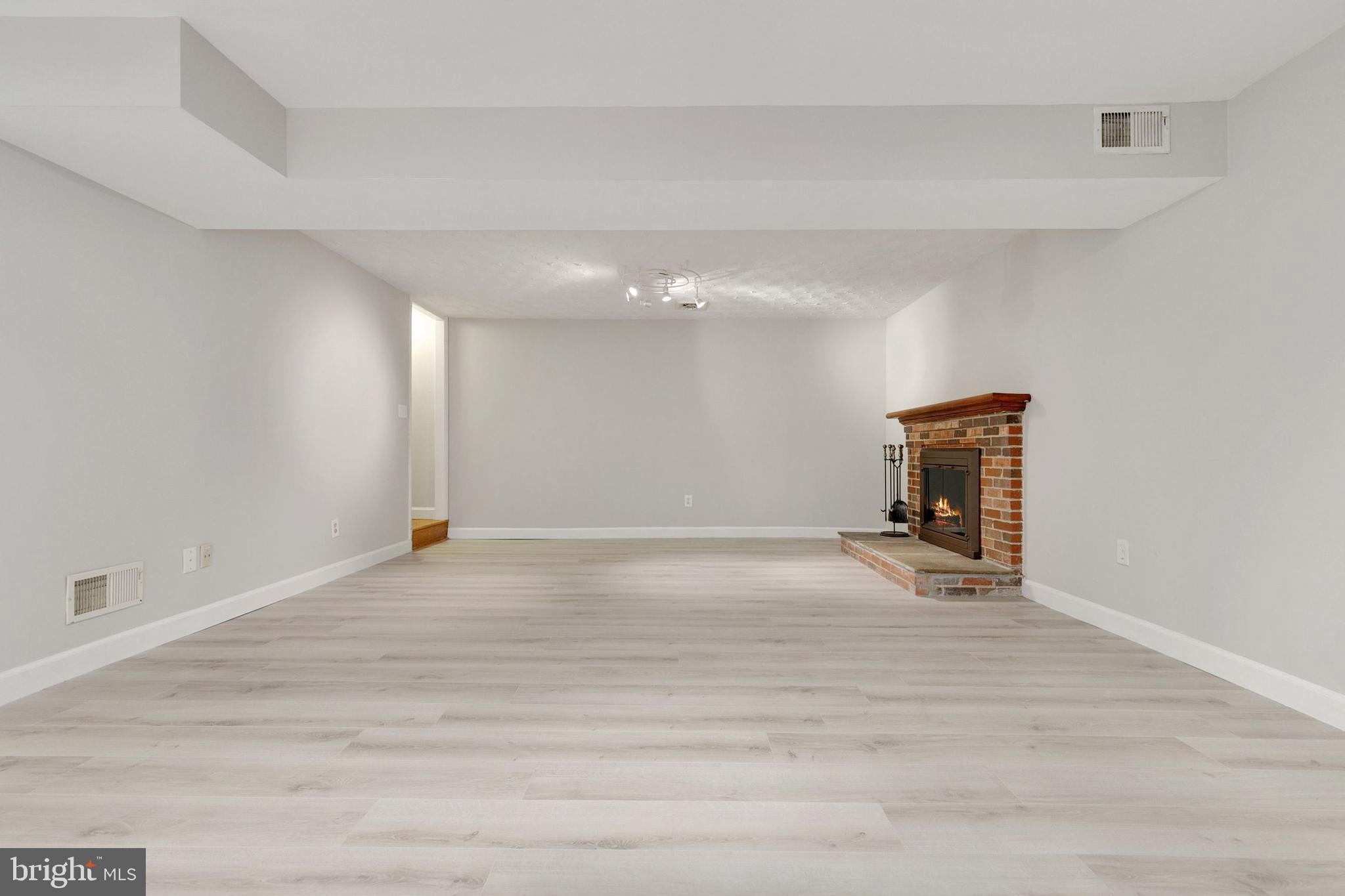 QUINCE ORCHARD VALLEY - Residential