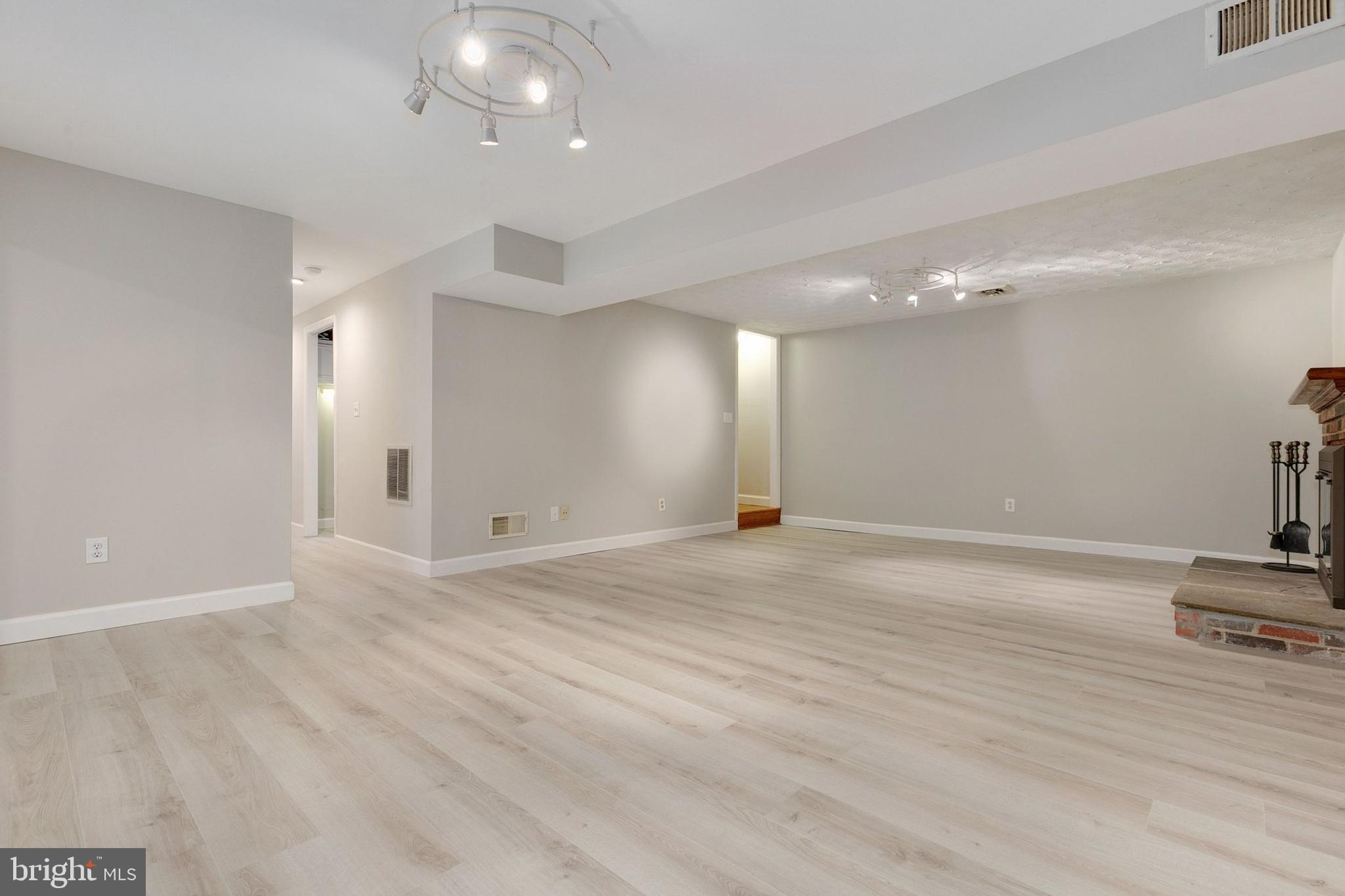 QUINCE ORCHARD VALLEY - Residential