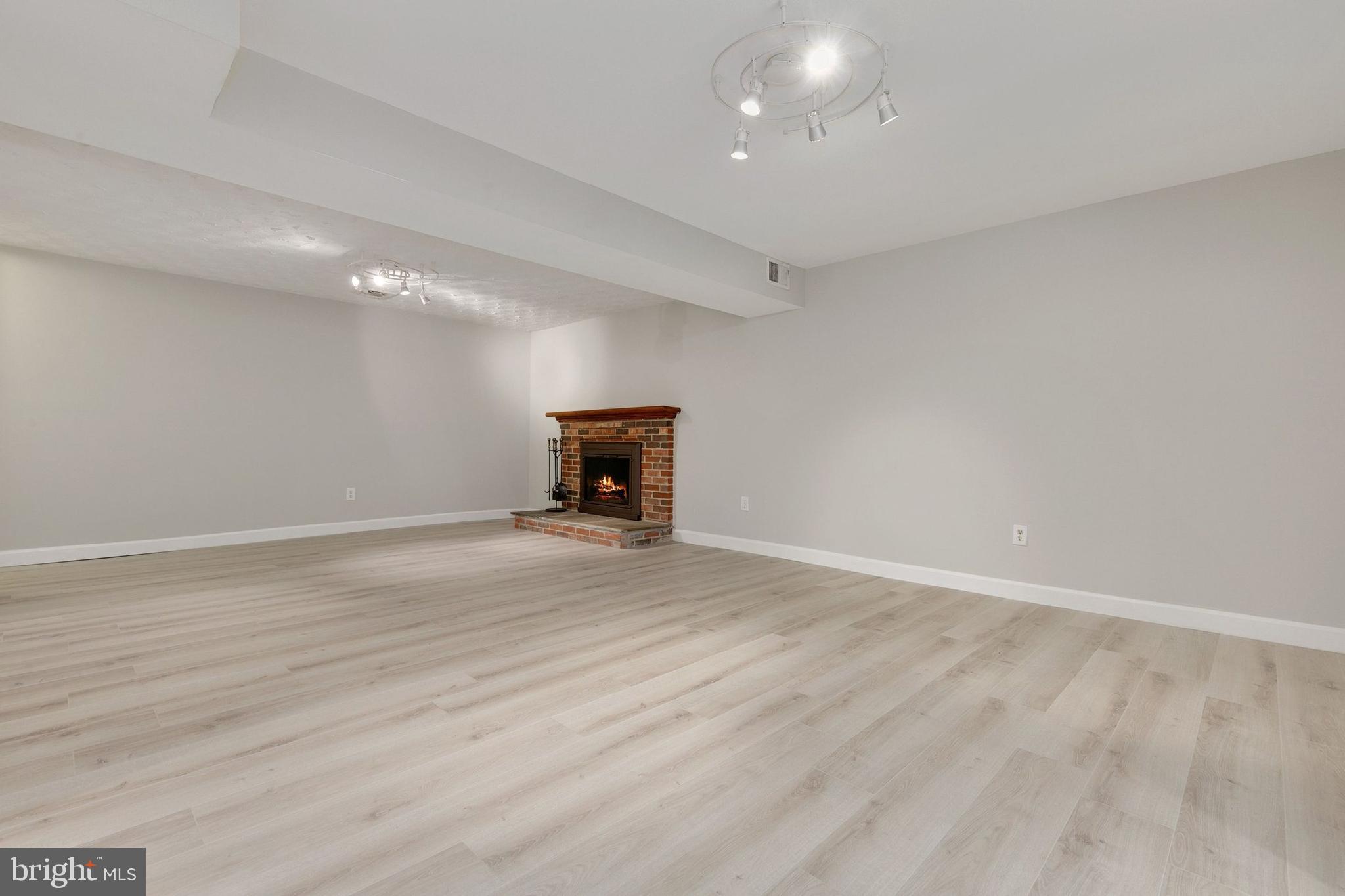 QUINCE ORCHARD VALLEY - Residential