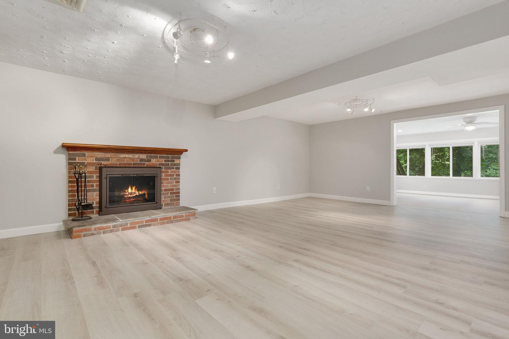 QUINCE ORCHARD VALLEY - Residential