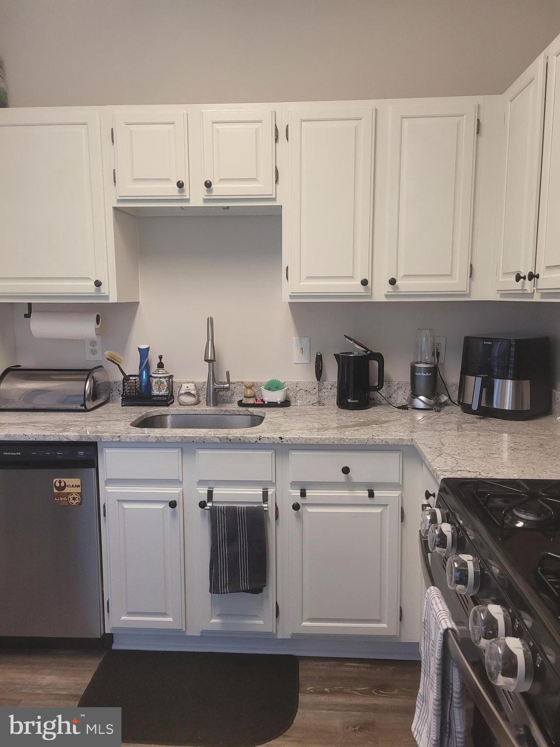 SILVERBROOK WOOD - Residential Lease