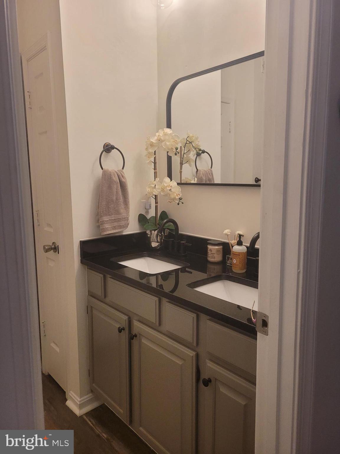 SILVERBROOK WOOD - Residential Lease