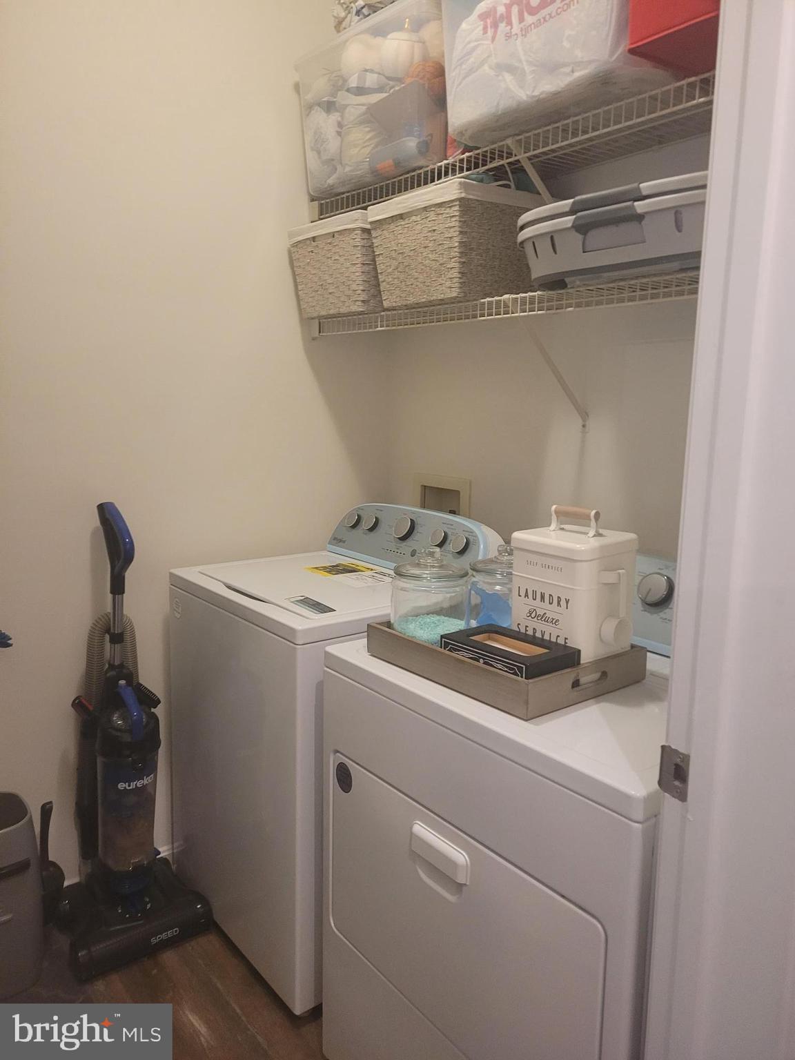 SILVERBROOK WOOD - Residential Lease