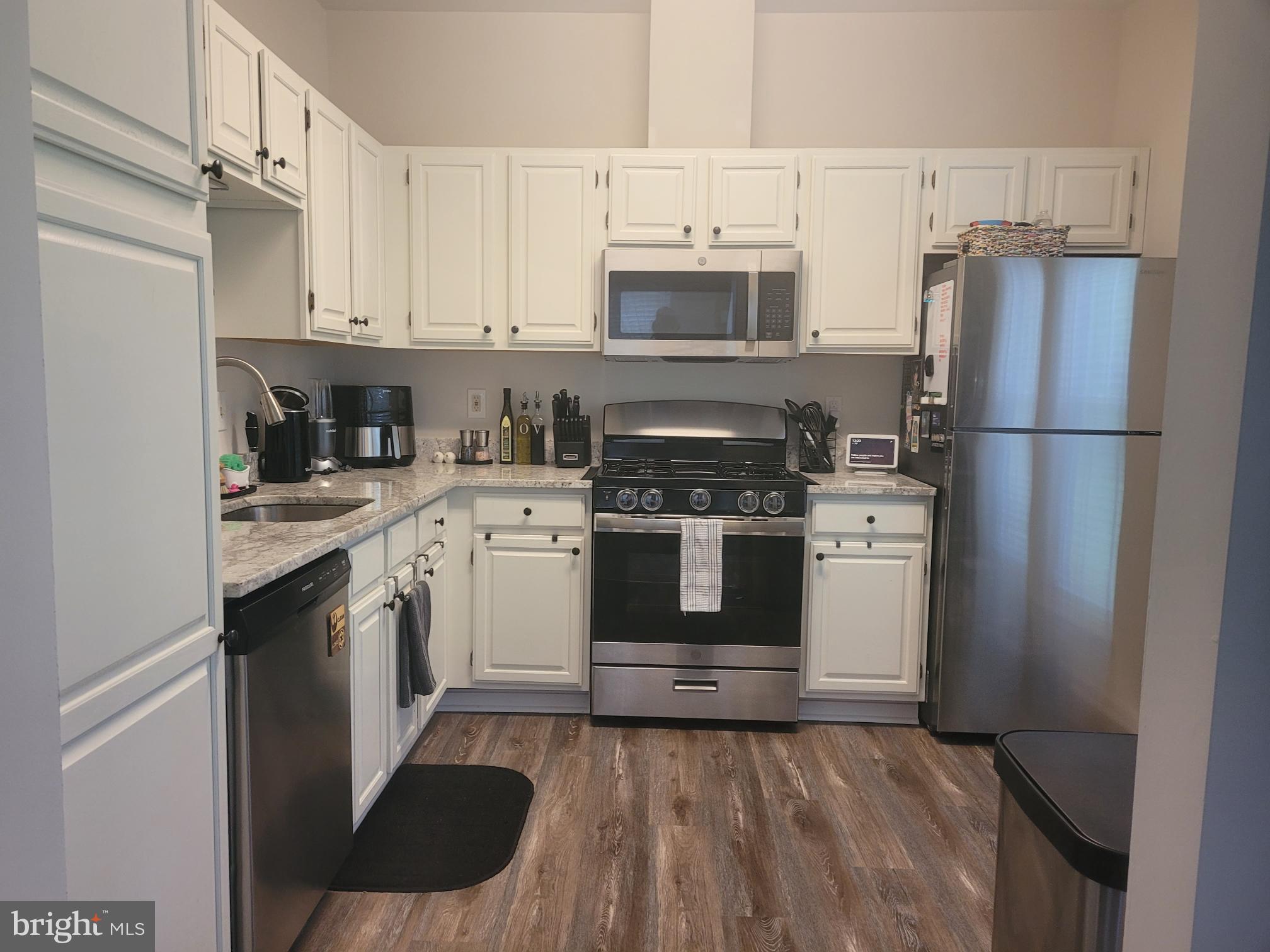 SILVERBROOK WOOD - Residential Lease