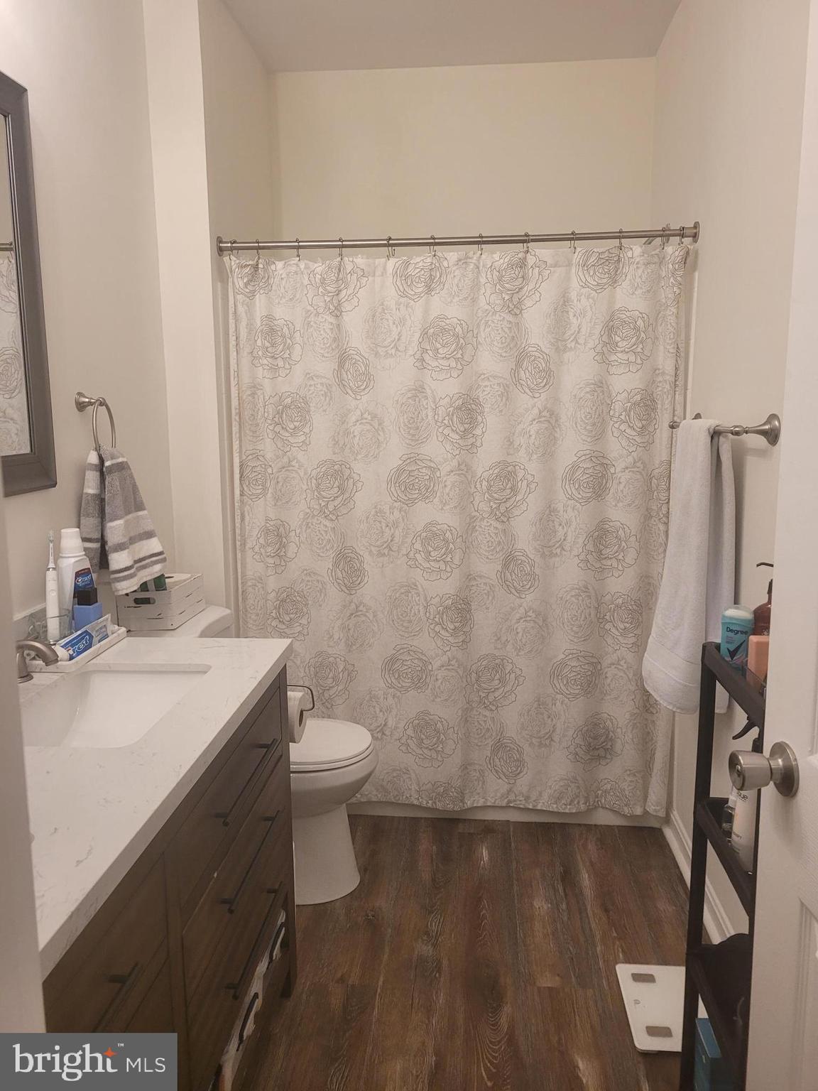 SILVERBROOK WOOD - Residential Lease