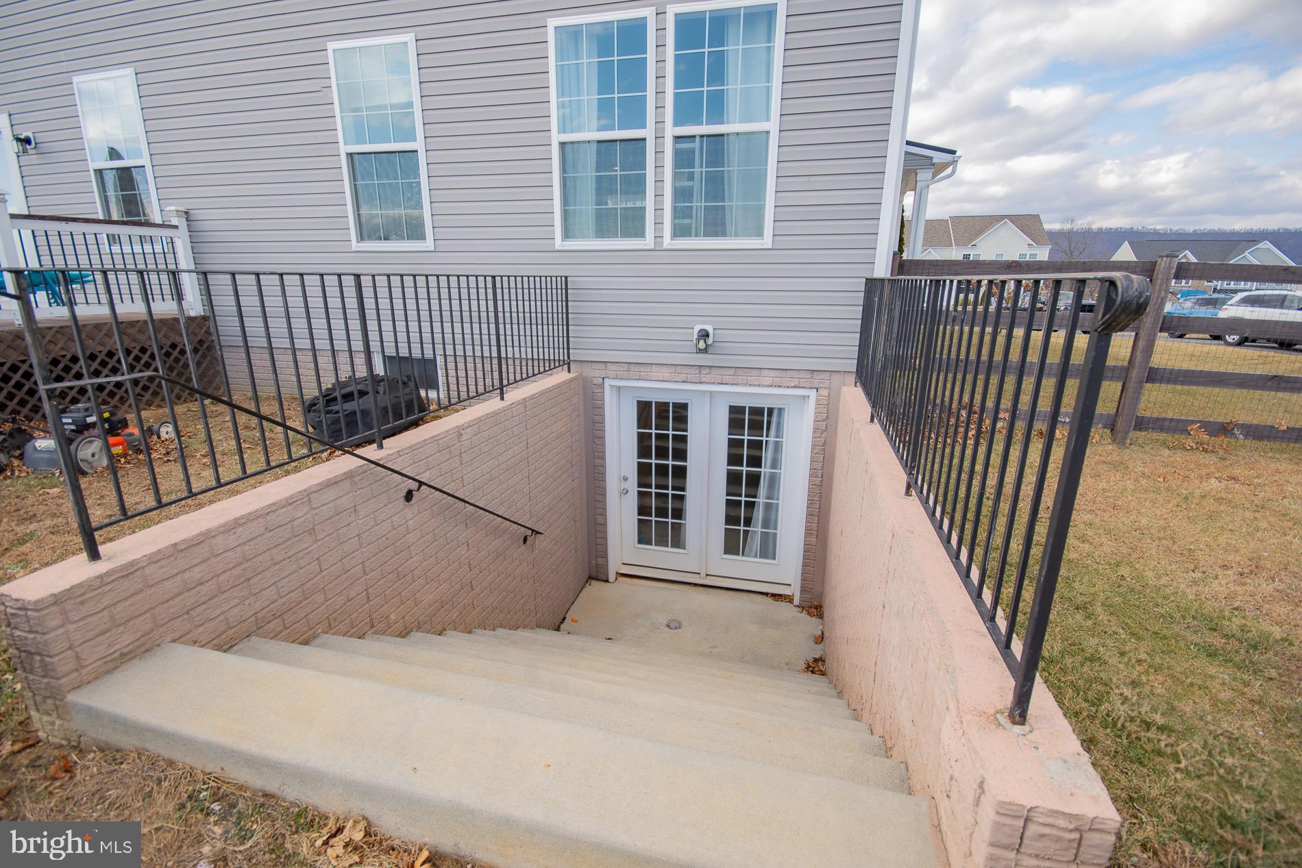 RIDGES OF TUSCARORA - Residential