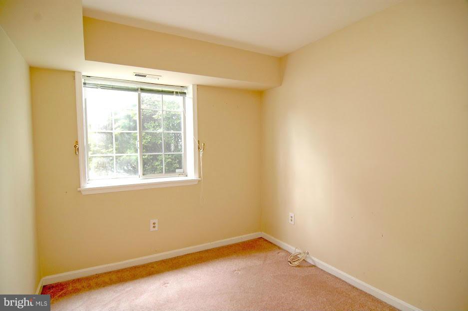 SURREY AT MANCHESTER LAKES - Residential Lease