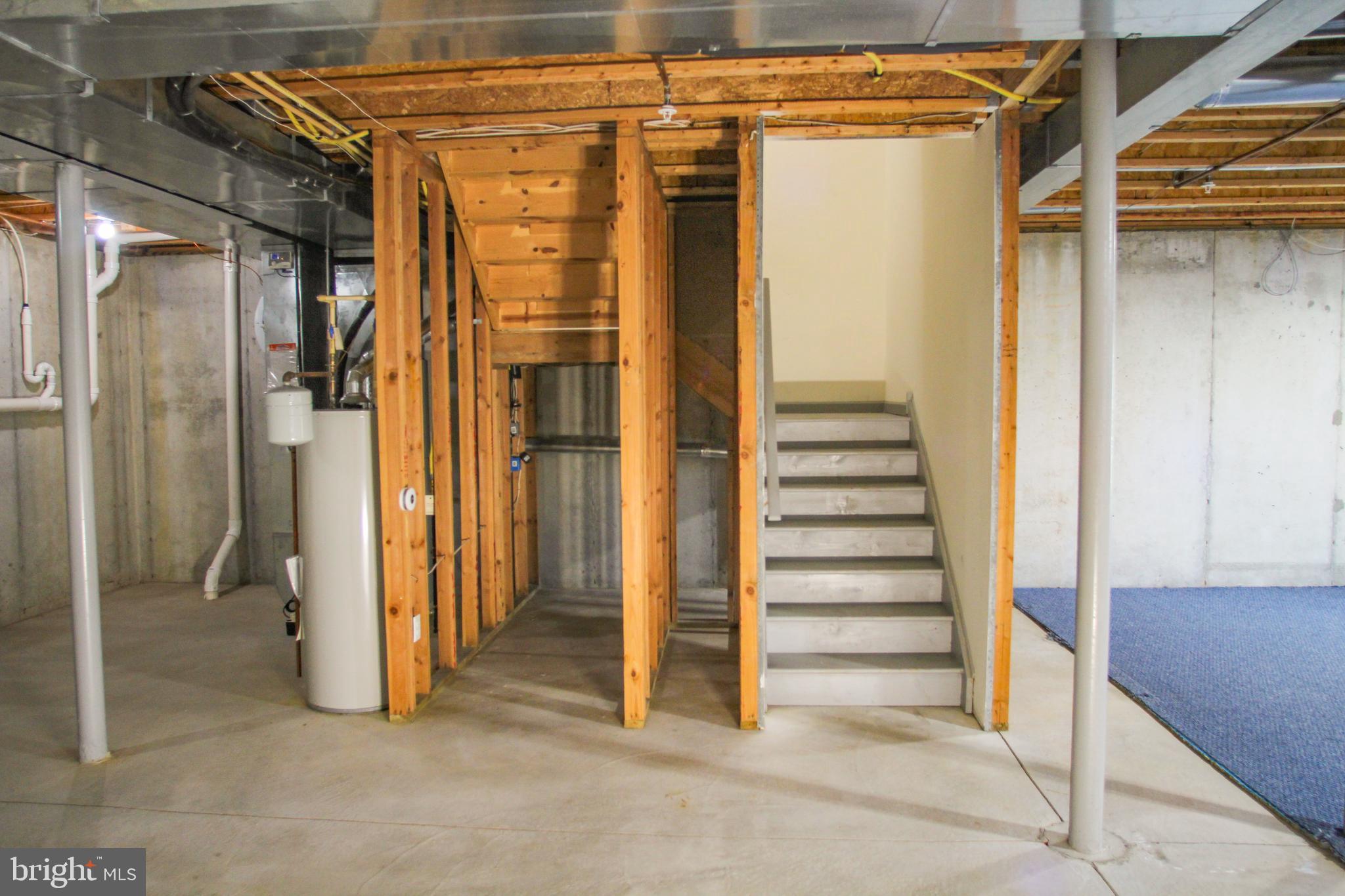 WHITELAND WOODS - Residential Lease