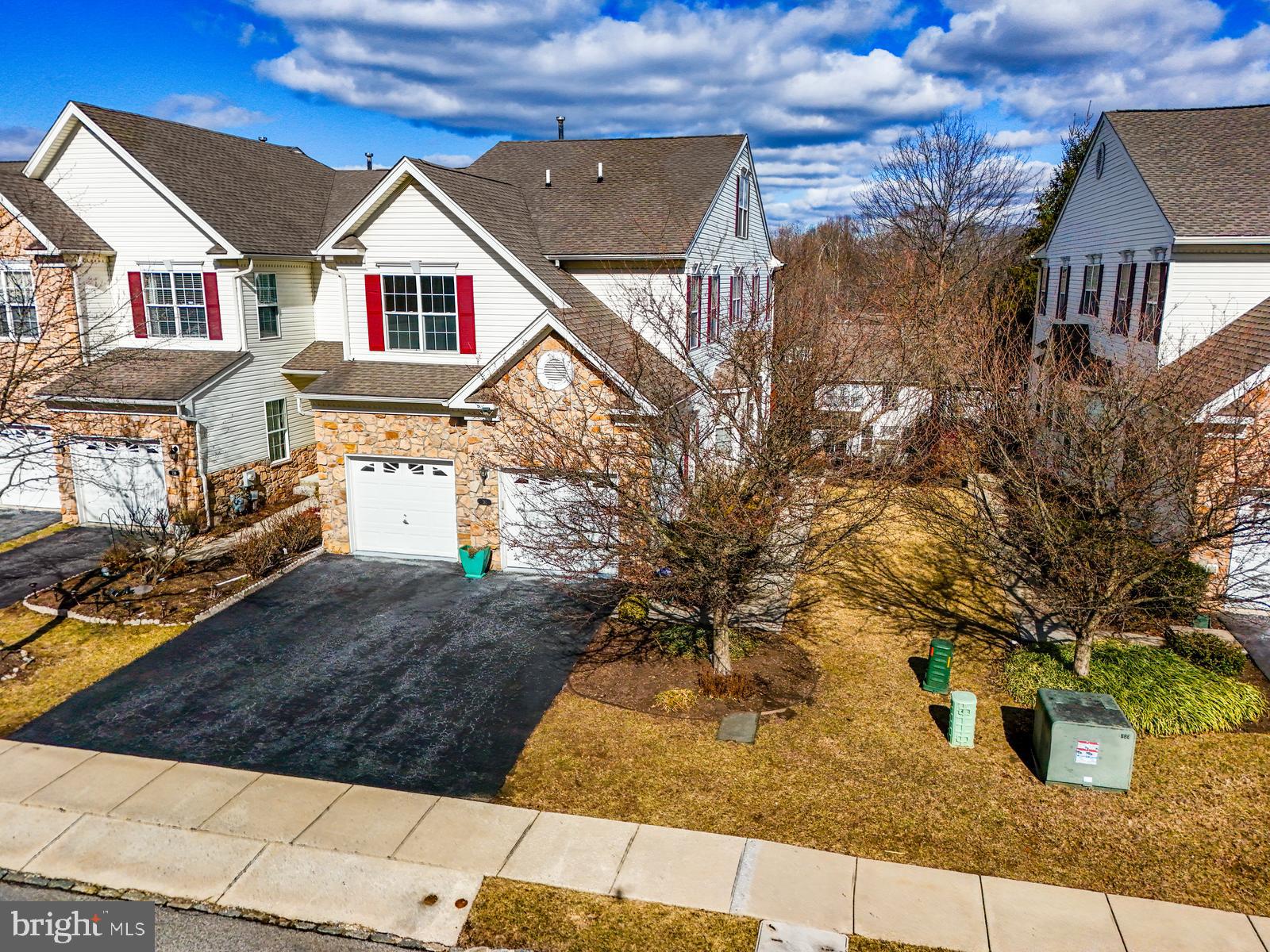 WHITELAND WOODS - Residential Lease