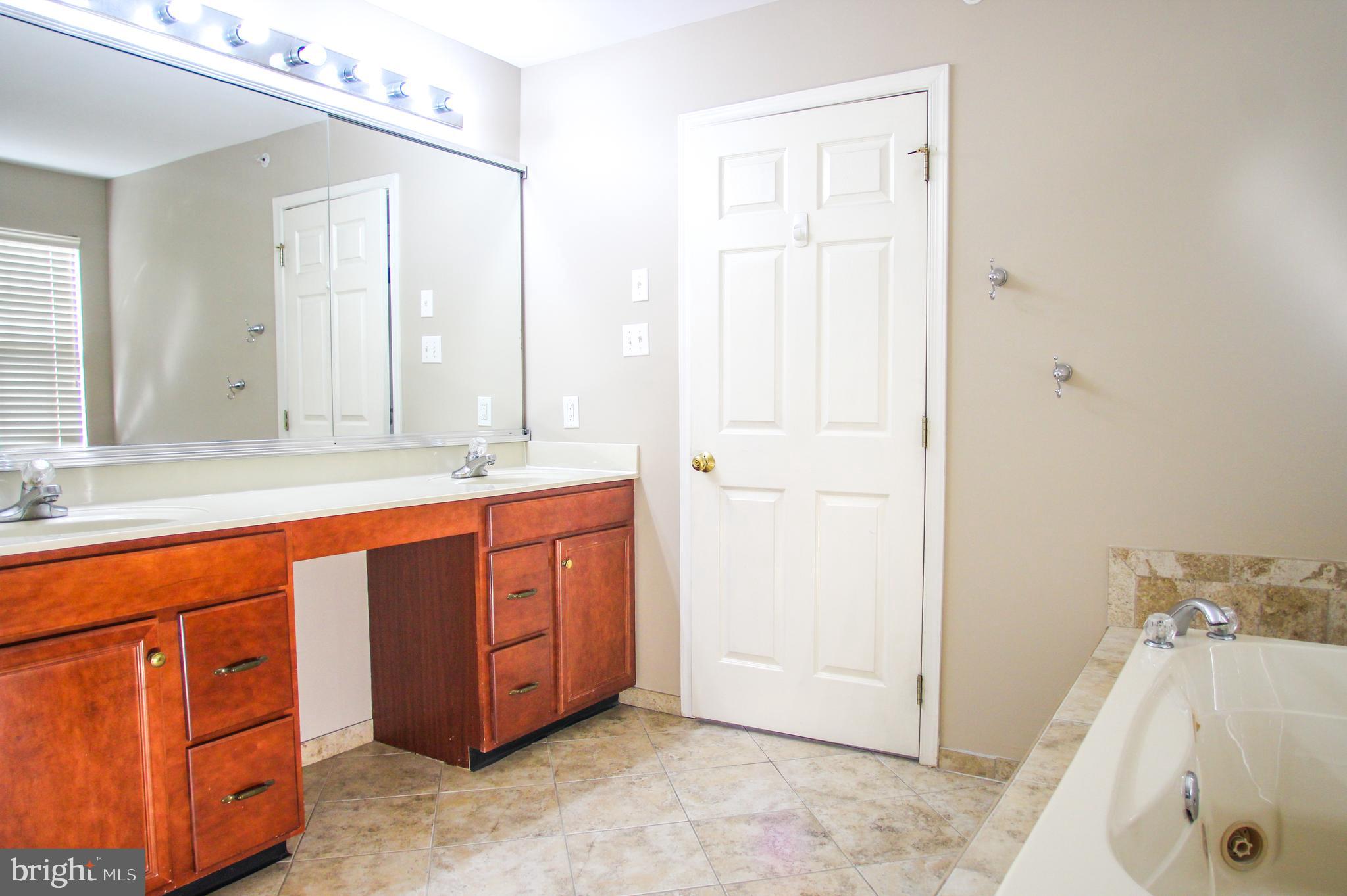 WHITELAND WOODS - Residential Lease