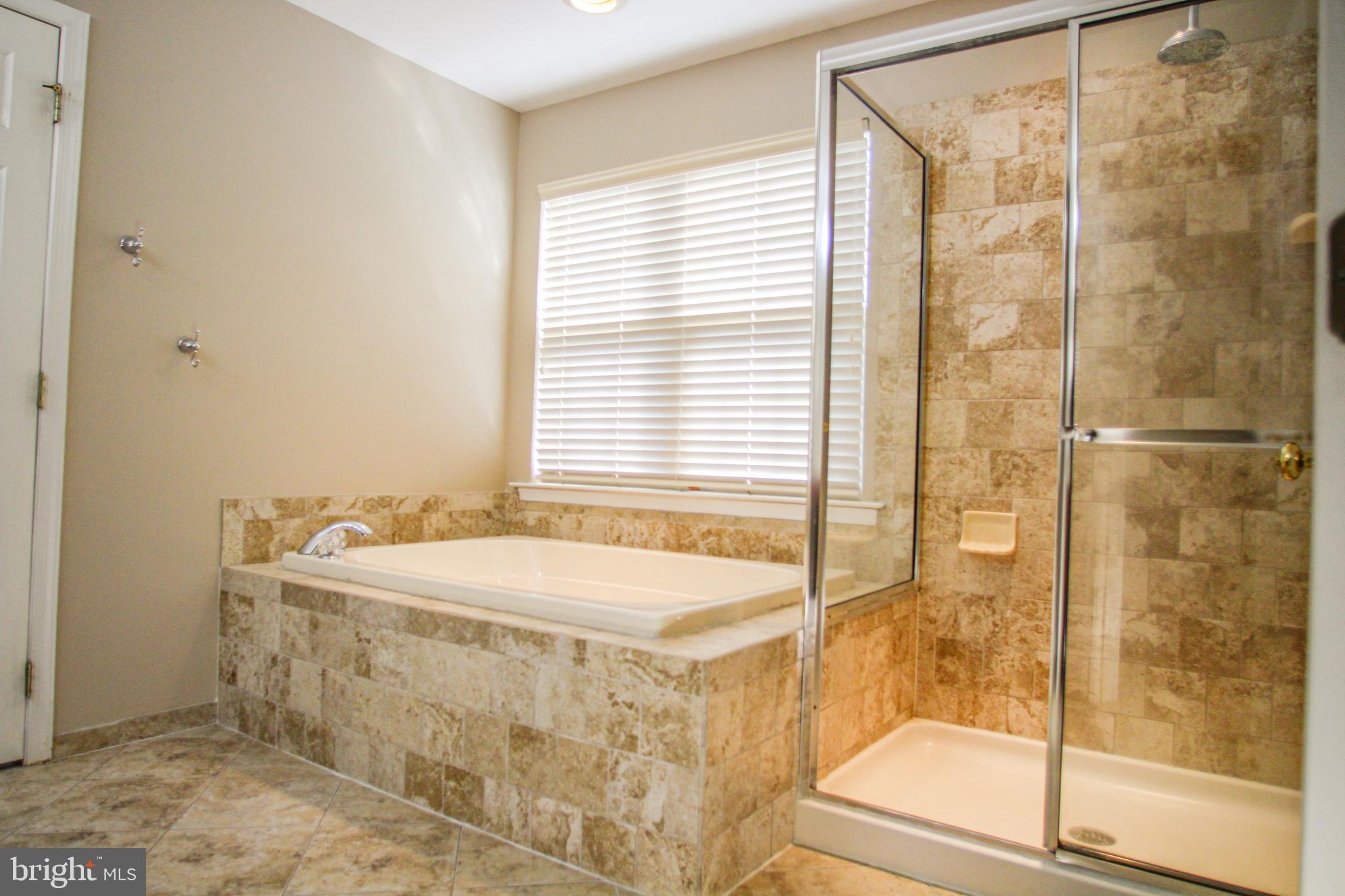 WHITELAND WOODS - Residential Lease