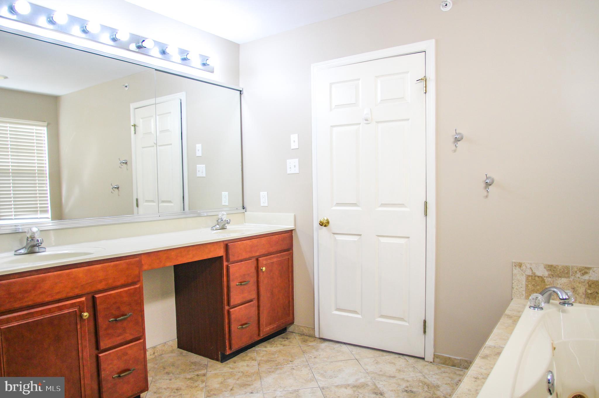 WHITELAND WOODS - Residential Lease