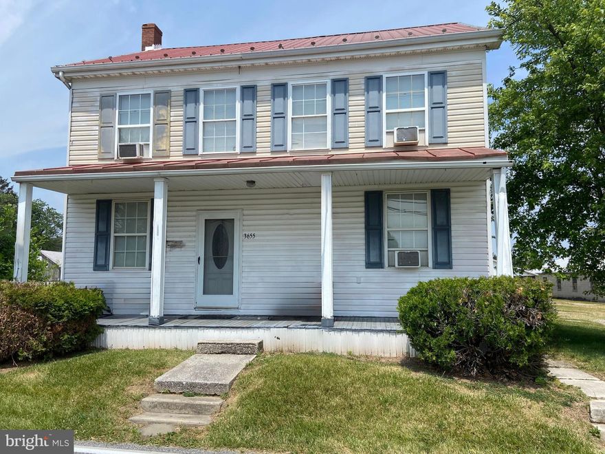 Three bedroom, one and a half bathroom house.
Note: Applicant must fill out an application and be approved by Southern Management Rentals, LLC PRIOR to viewing the property. The online application can be found on our website. You can apply for this property under the property description.