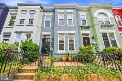 Photo of 1327 Emerald Street NE, WASHINGTON, DC 20002 (MLS # DCDC2279220)