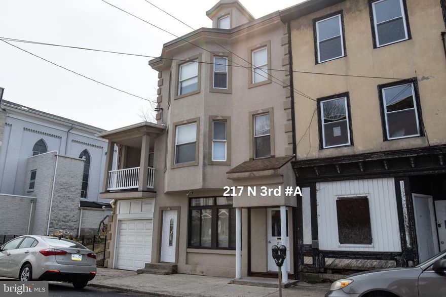 Credit Check Required.  2 Bedroom, 1 Bathroom Apartment in Pottsville, PA.  Appliances included.  Close to the downtown.  Landlord pays heat, water, sewer & trash.  No pets.  Close proximity to Rt 61 for easy travel.  Completed online application required before showing / viewing.