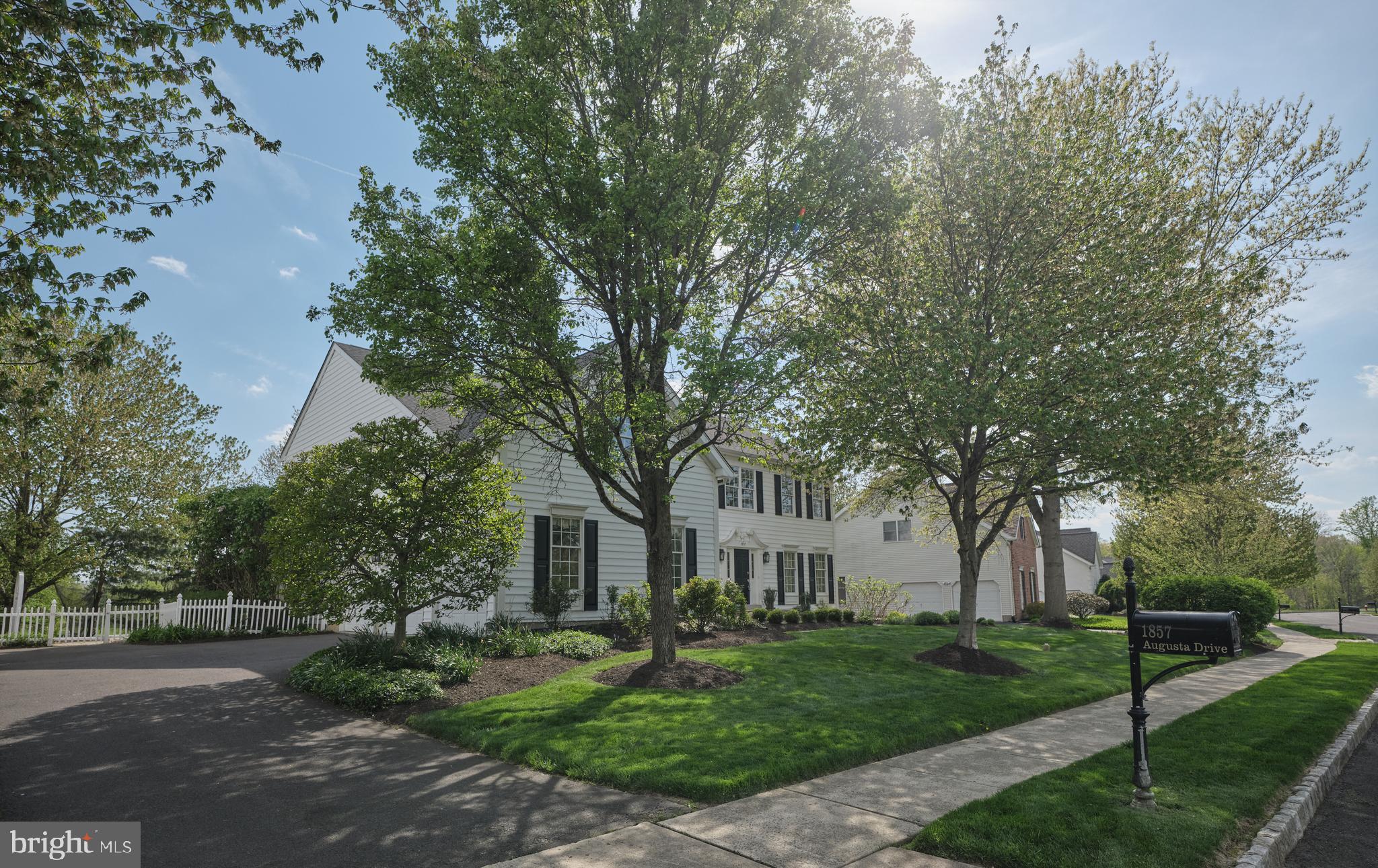 BUCKS CTY COUNTRYC - Residential