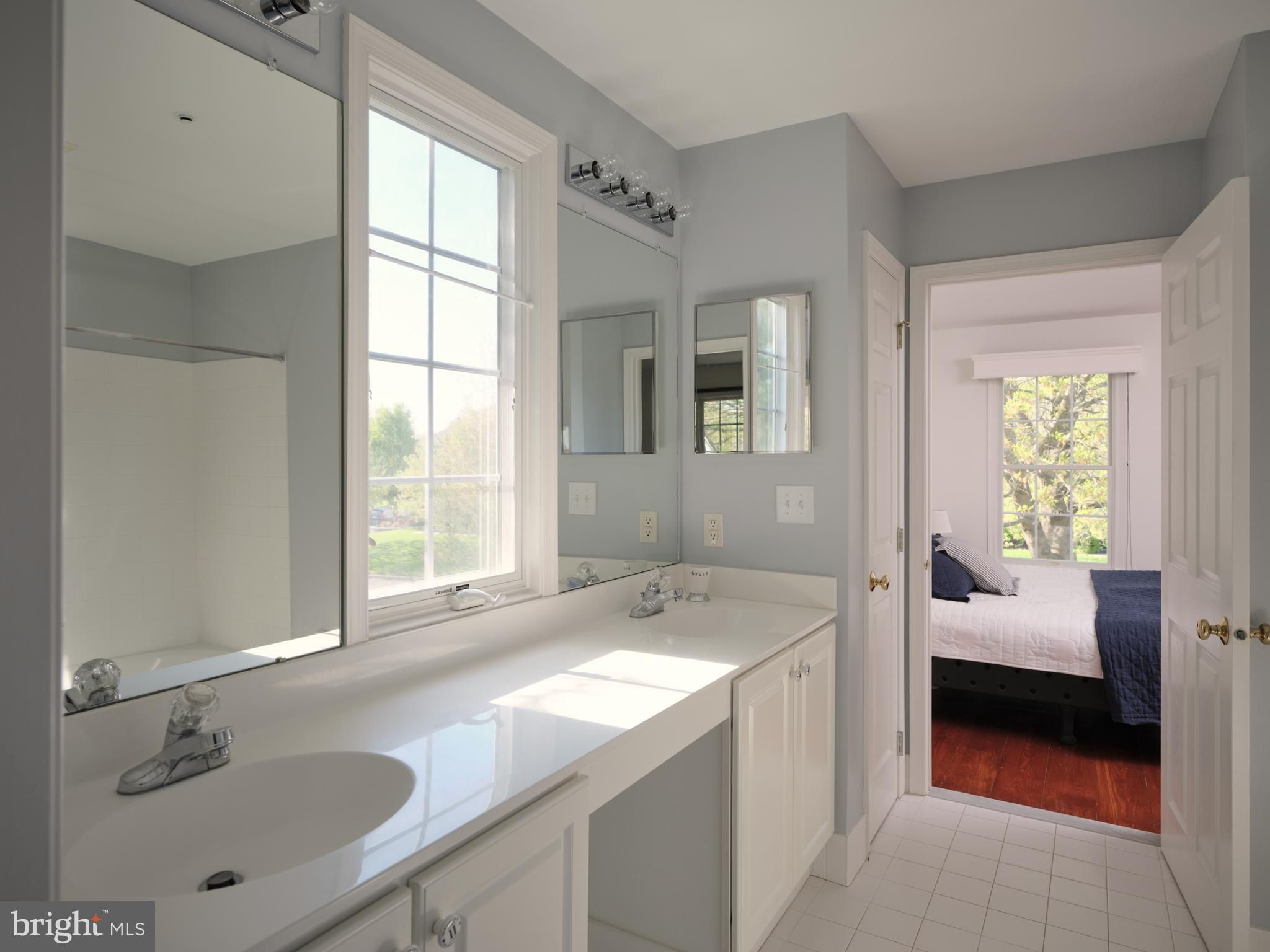 BUCKS CTY COUNTRYC - Residential