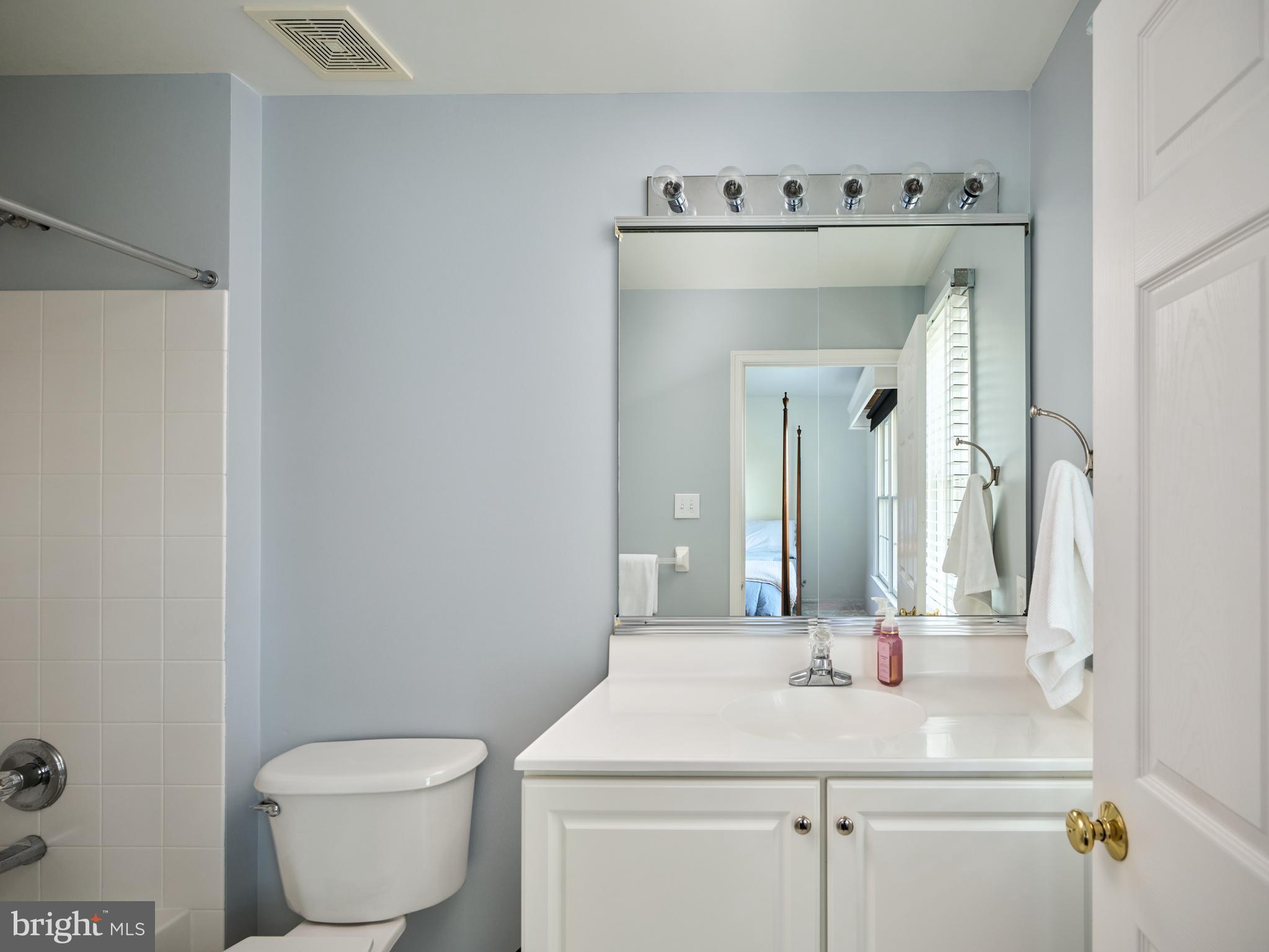 BUCKS CTY COUNTRYC - Residential