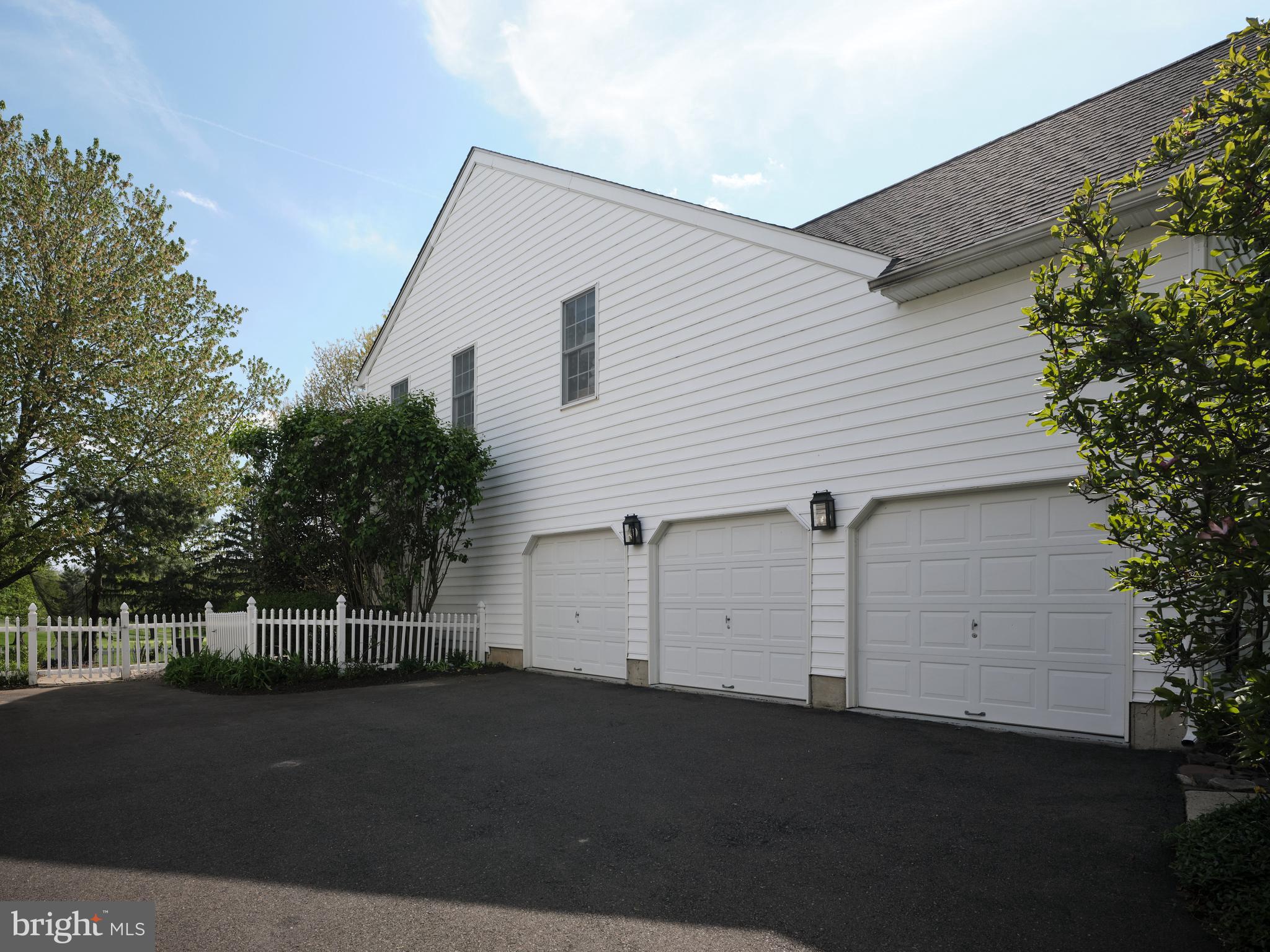 BUCKS CTY COUNTRYC - Residential