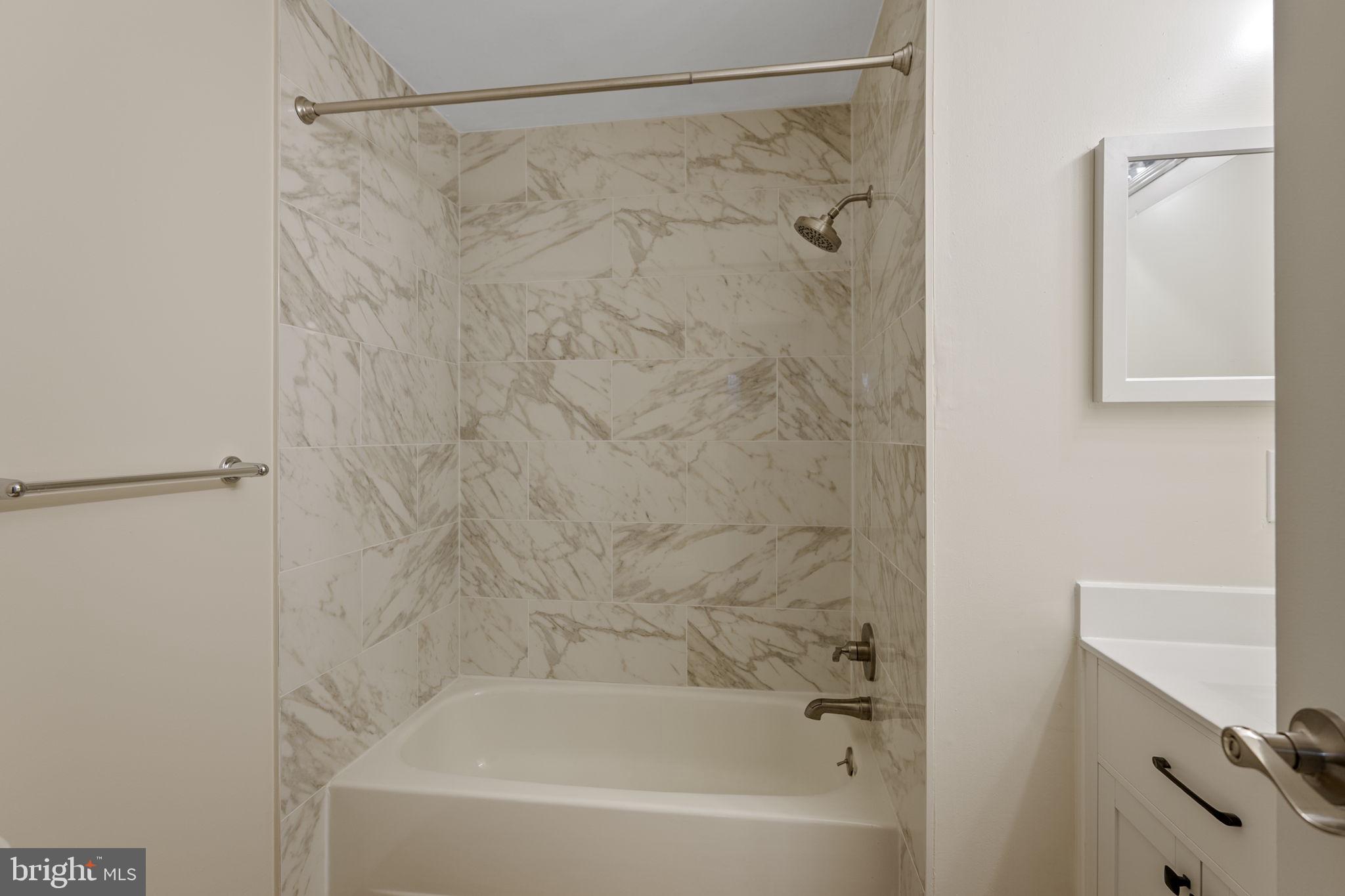 CHURCHILL TOWN SECTOR - Residential Lease