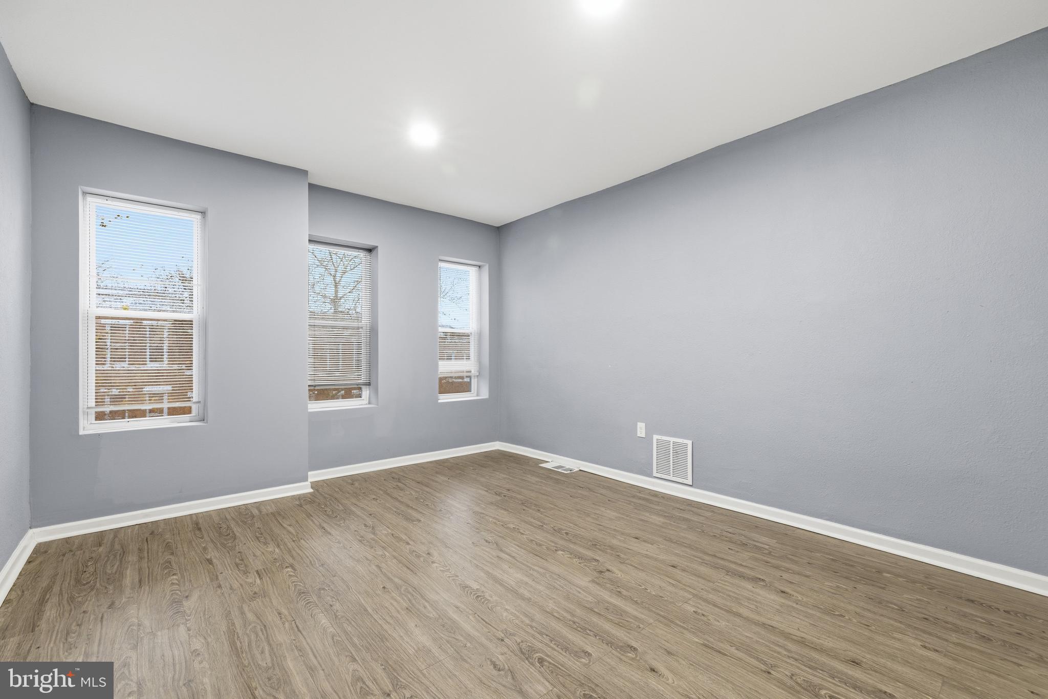 BOOTH-BOYD - Residential