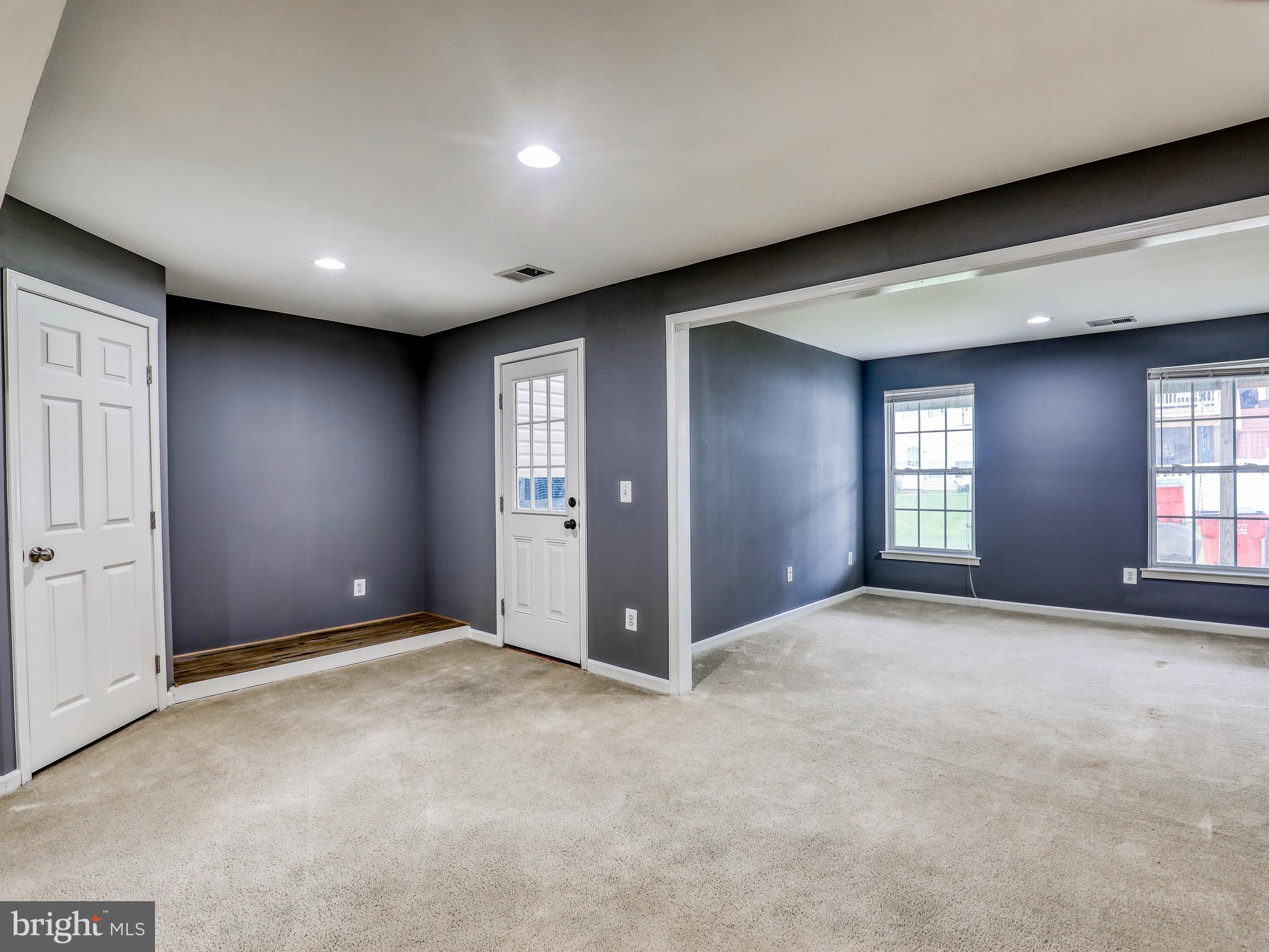 LAKELAND PLACE - Residential