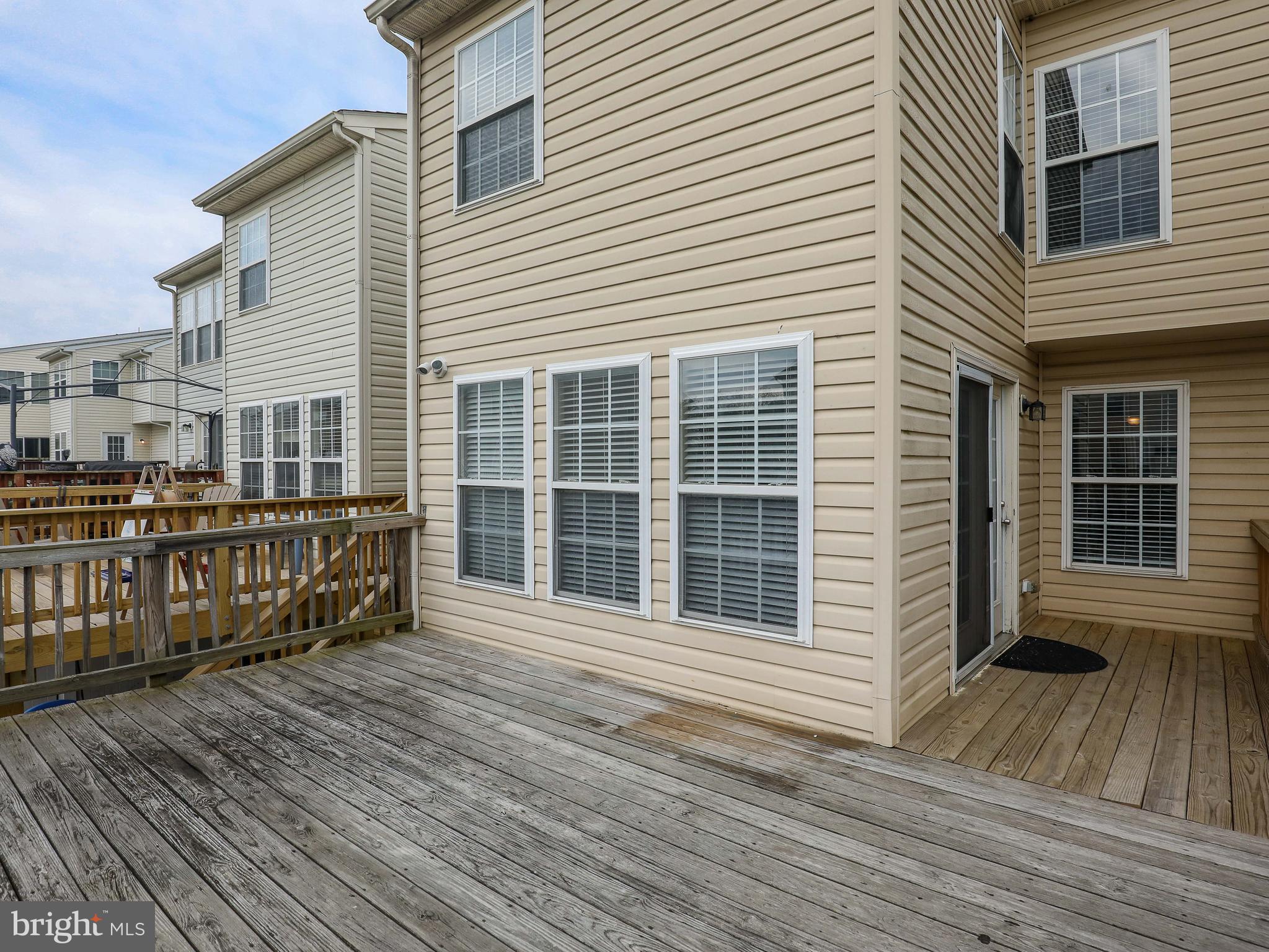 LAKELAND PLACE - Residential