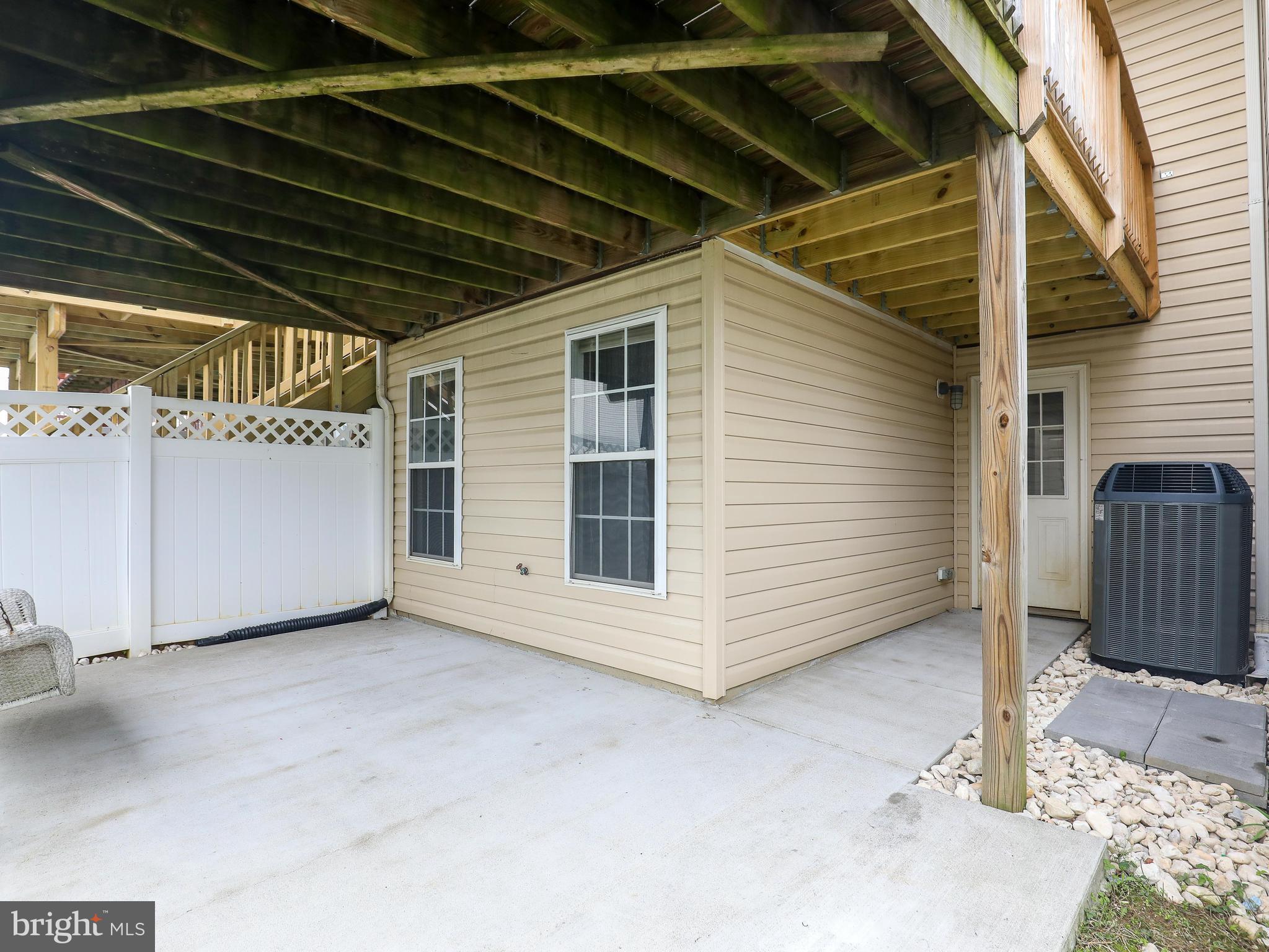 LAKELAND PLACE - Residential