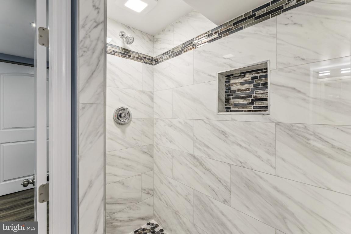 OXON HILL - Residential