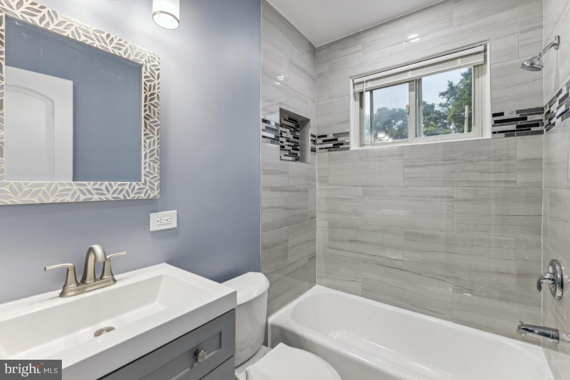 OXON HILL - Residential