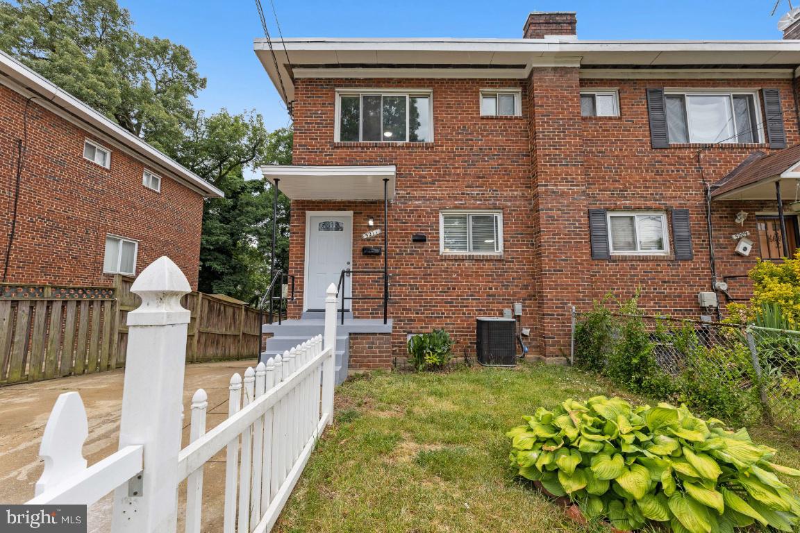 OXON HILL - Residential