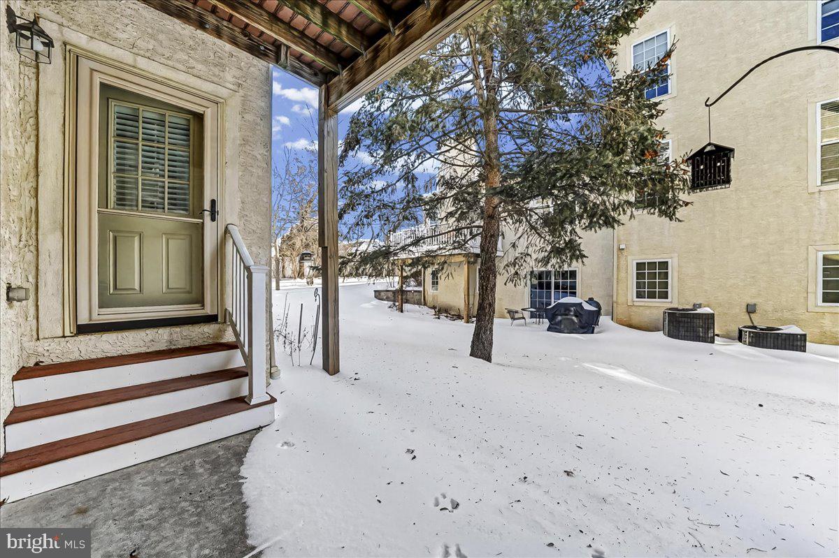 JEFFERSON CROSSING - Residential