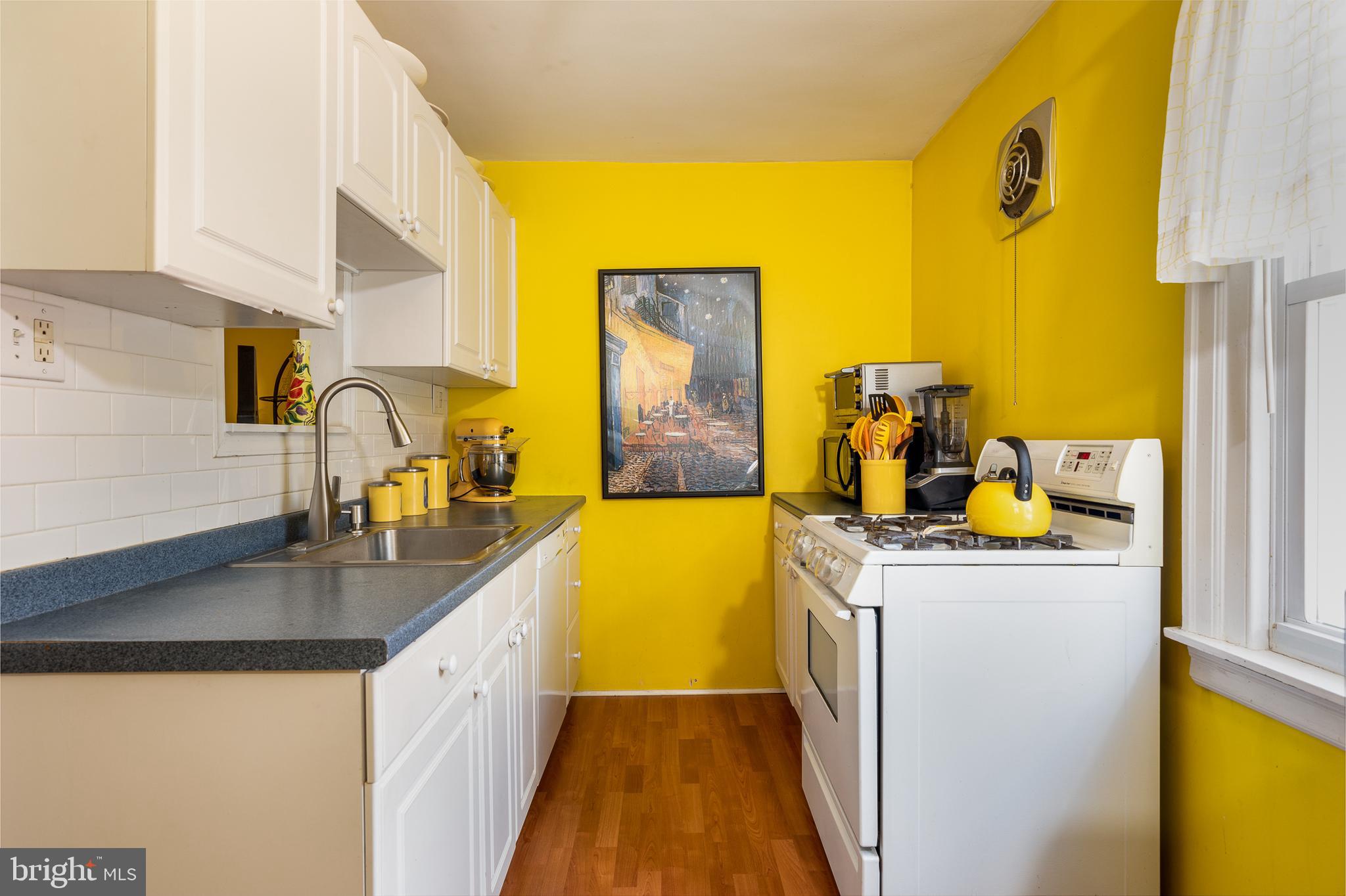 PHILADELPHIA (NORTHEAST) - Residential